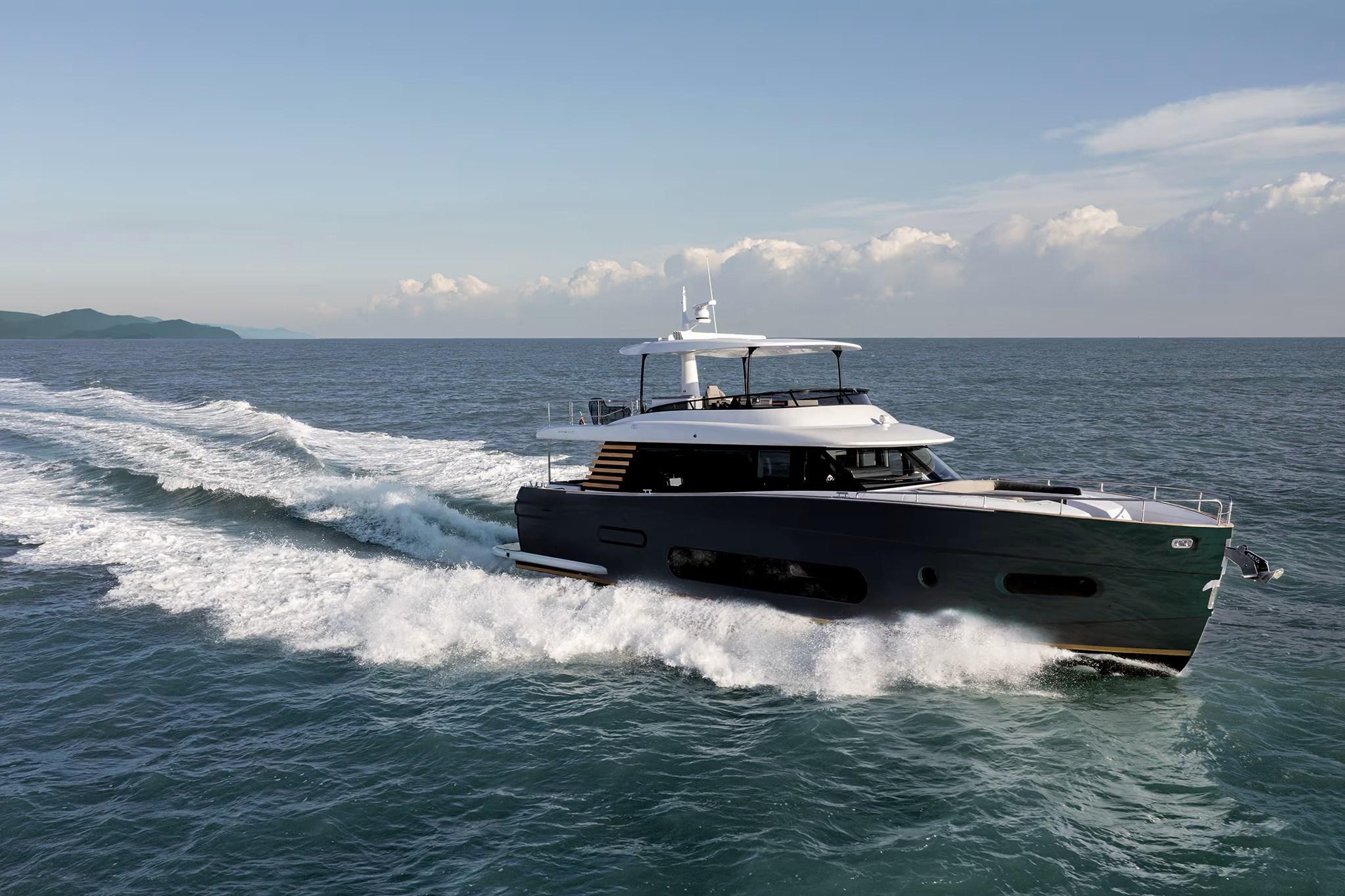 2021 Azimut Magellano 66
