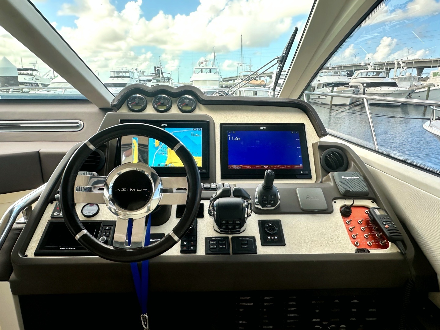 2015 Azimut 55S - Image 16