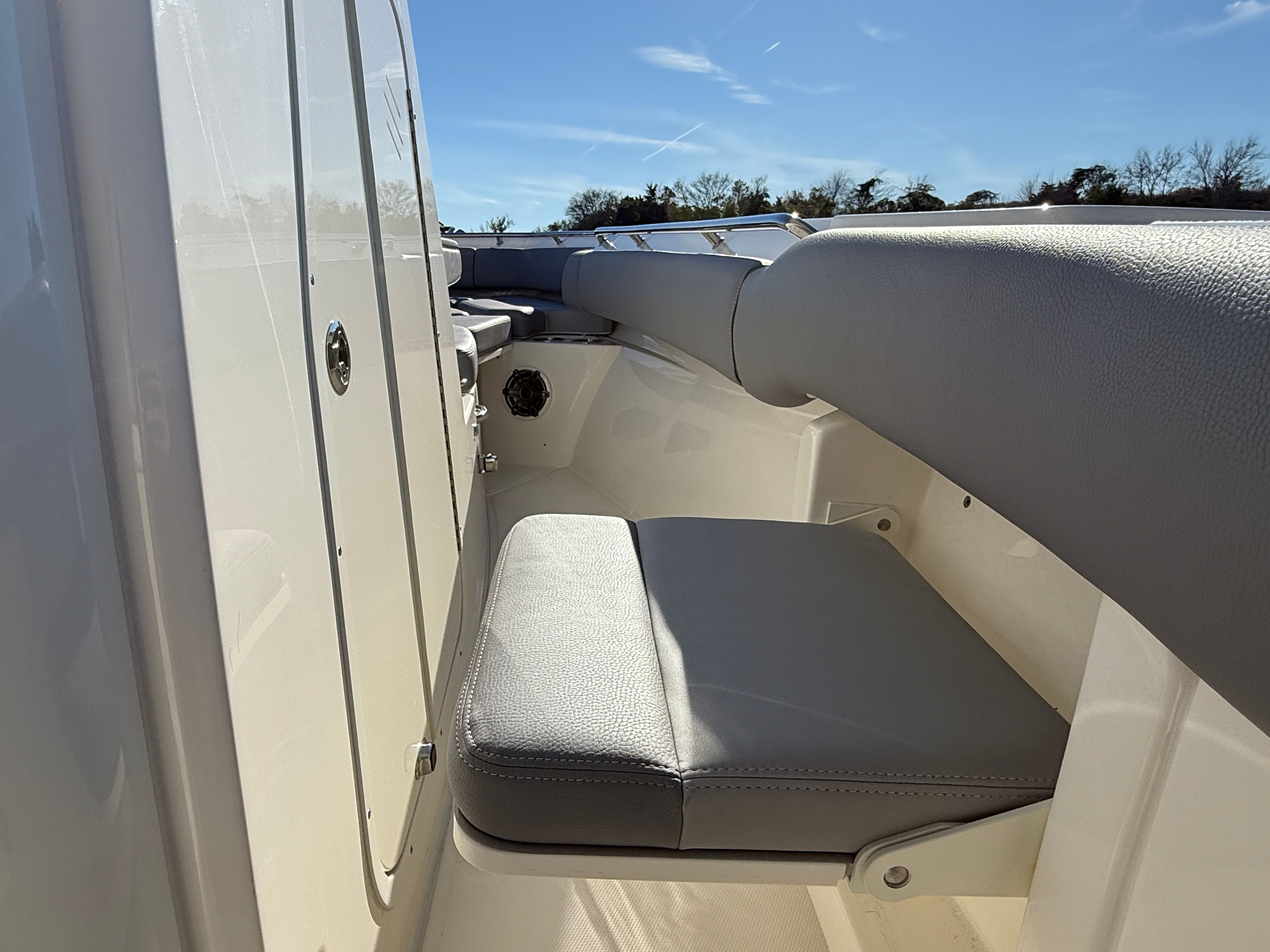 2026 Boston Whaler 250 Outrage - 14