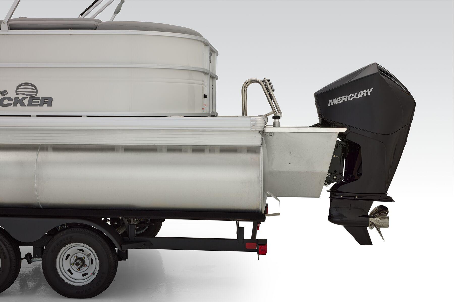 2026 Sun Tracker Party Barge 22 XP3 - 83
