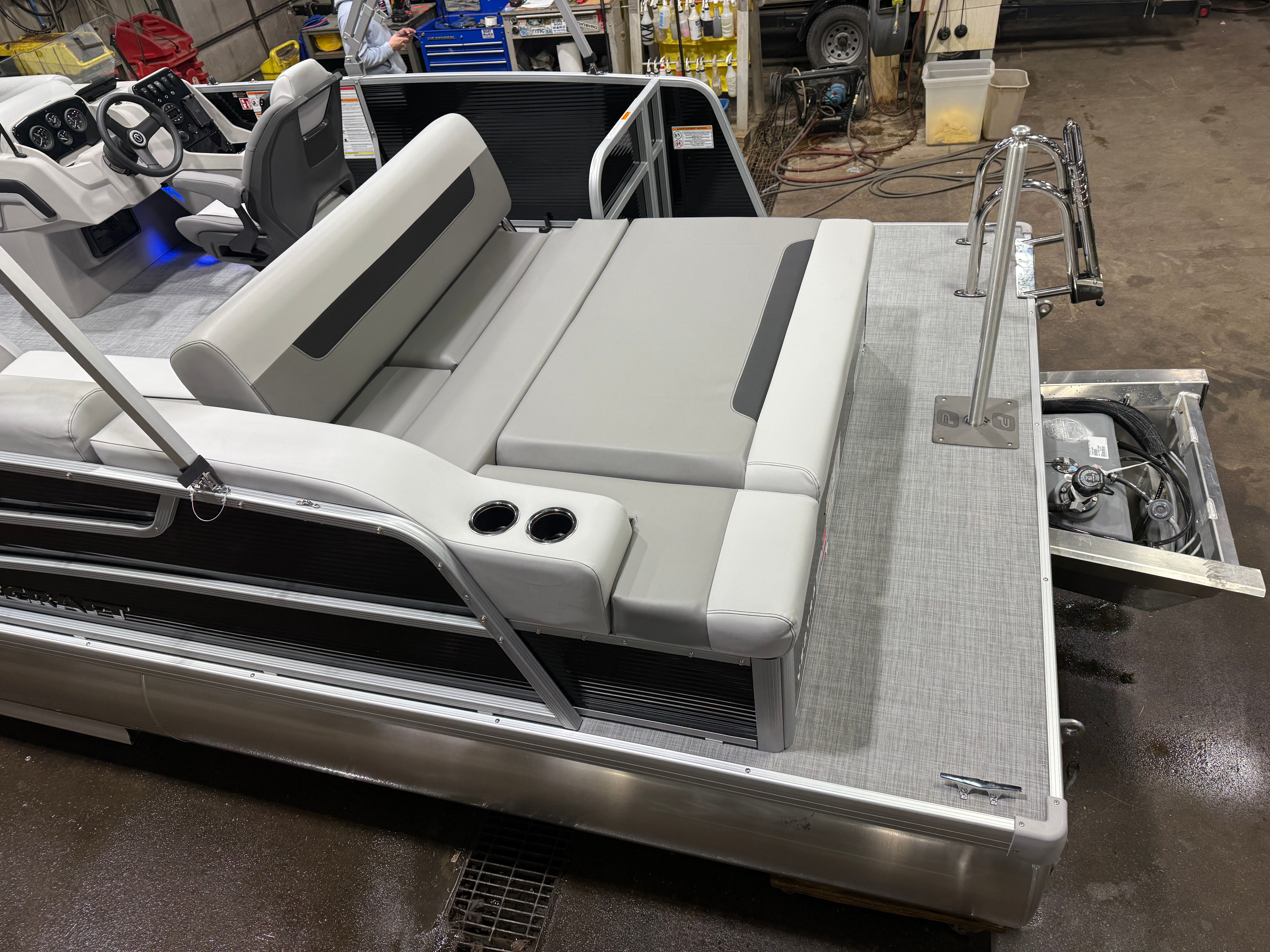 2026 Princecraft Vectra 150HP 23 RL Tritoon