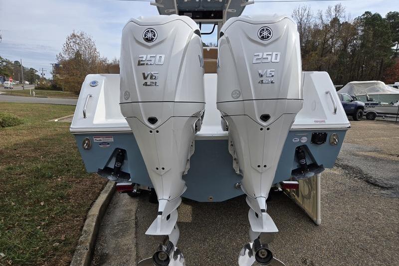 2026 Sea Hunt Ultra 275 Coffin Box with twin 250 V6 outboard engines.