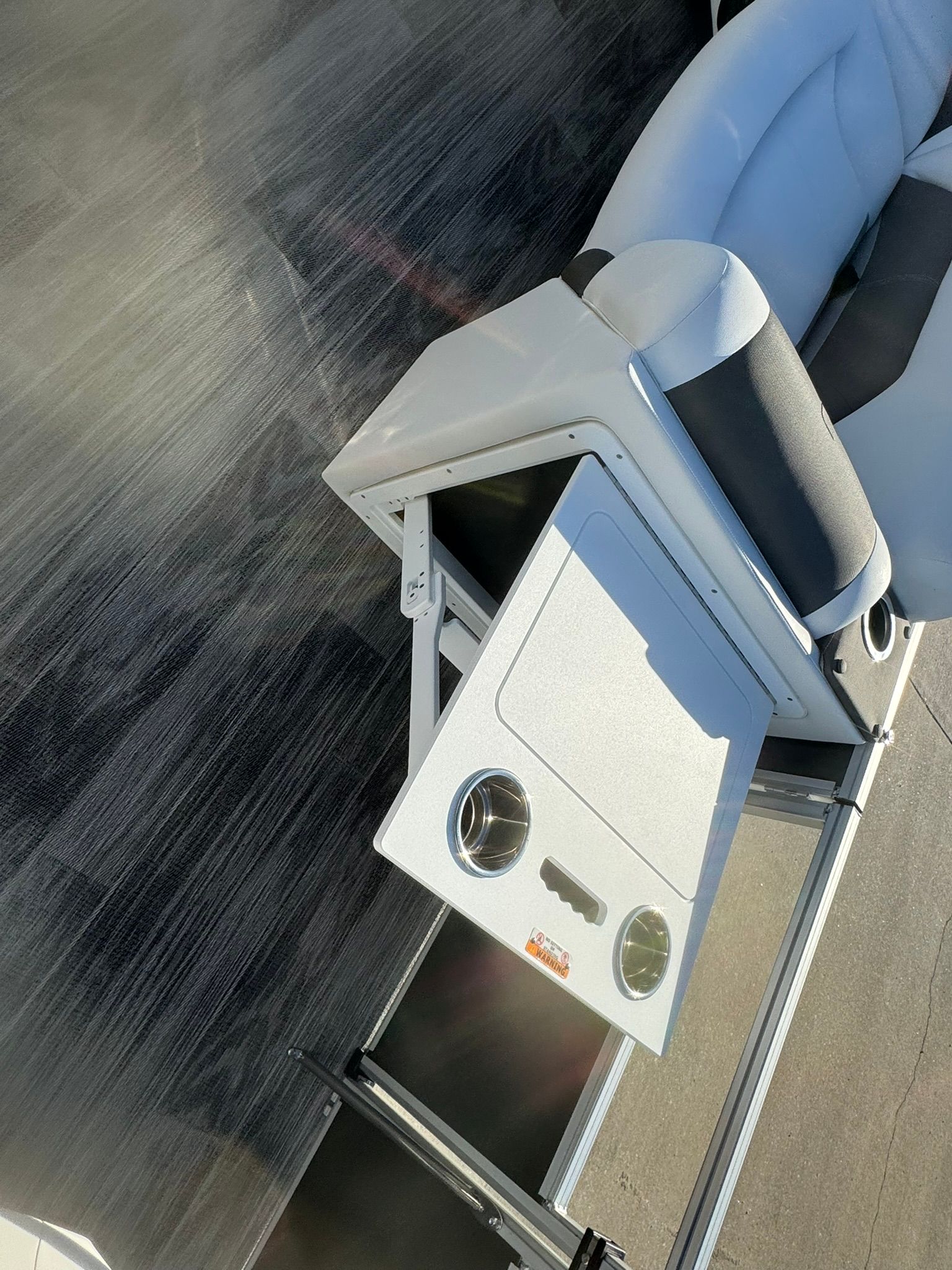 Landau 23C Atlantis 2026 with foldable table and cup holders.