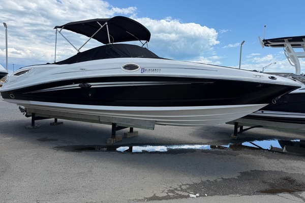 2013 Sea Ray 300 Sundeck