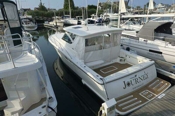 2001 Tiara Yachts 3800 Express
