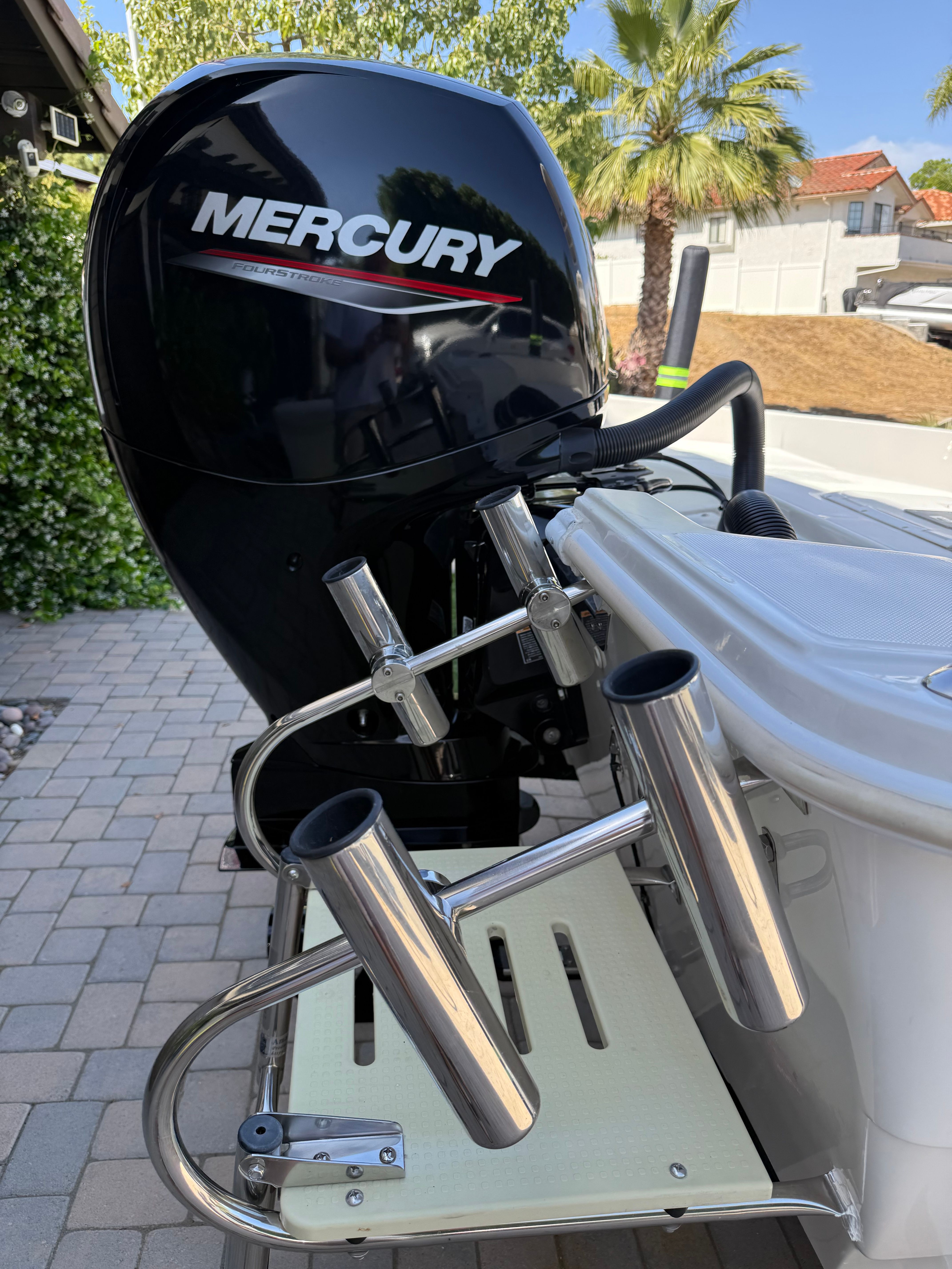 Mercury engine on a 1998 Robalo 2100 Bay Hunter boat.