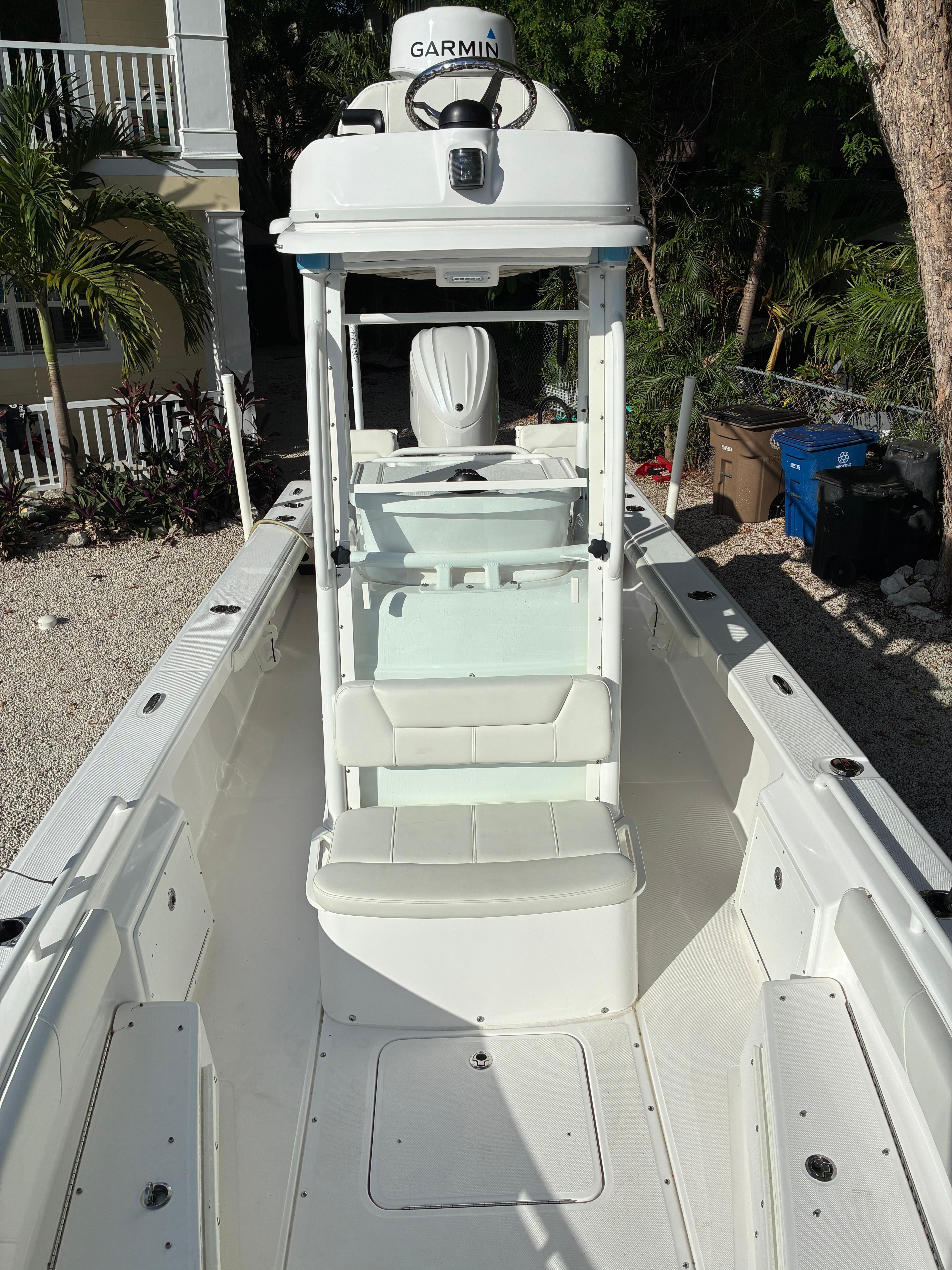 2023 Everglades 243 Center Console - 7