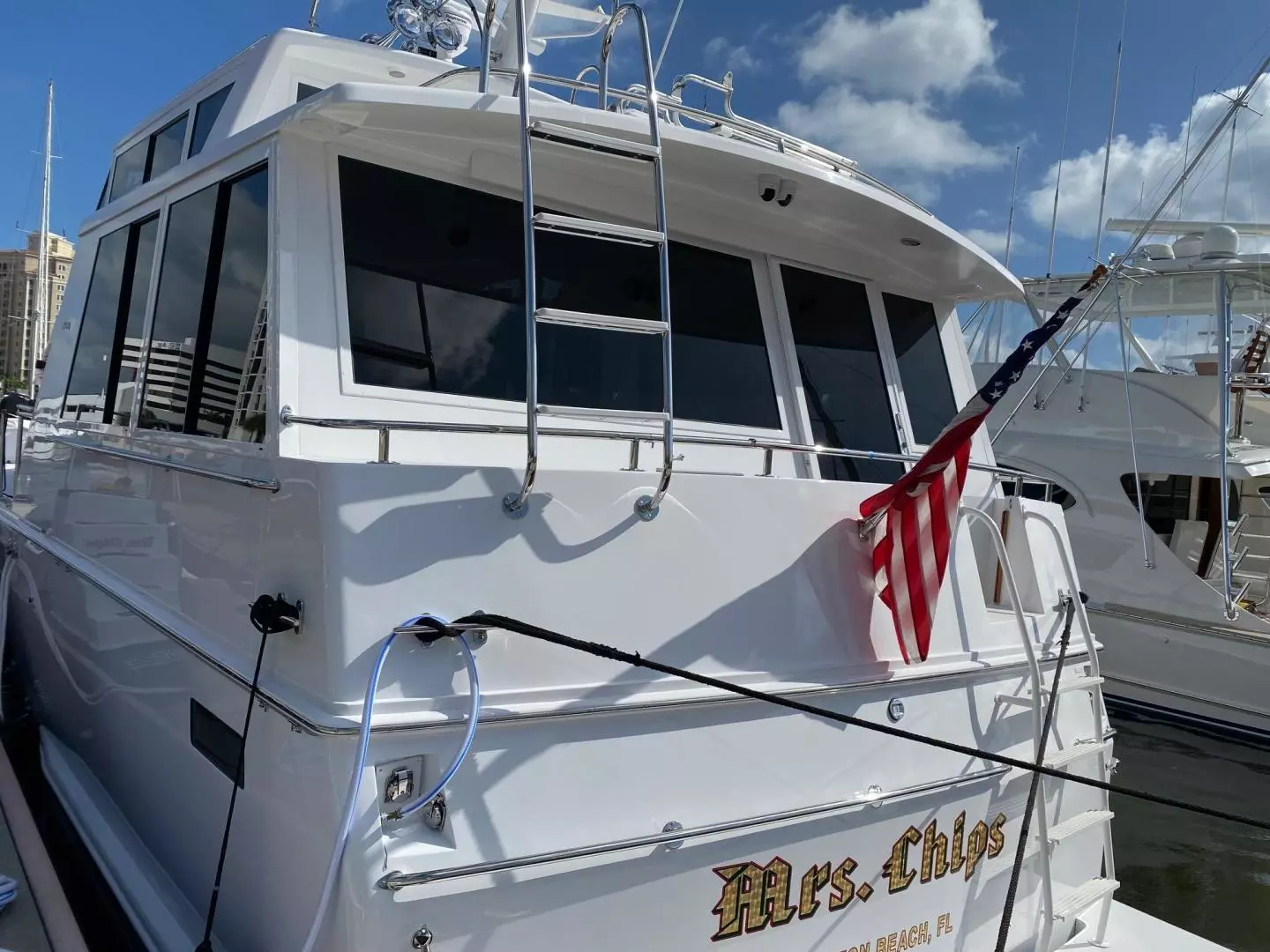 1998 Viking 54 Sport Yacht - Image 3