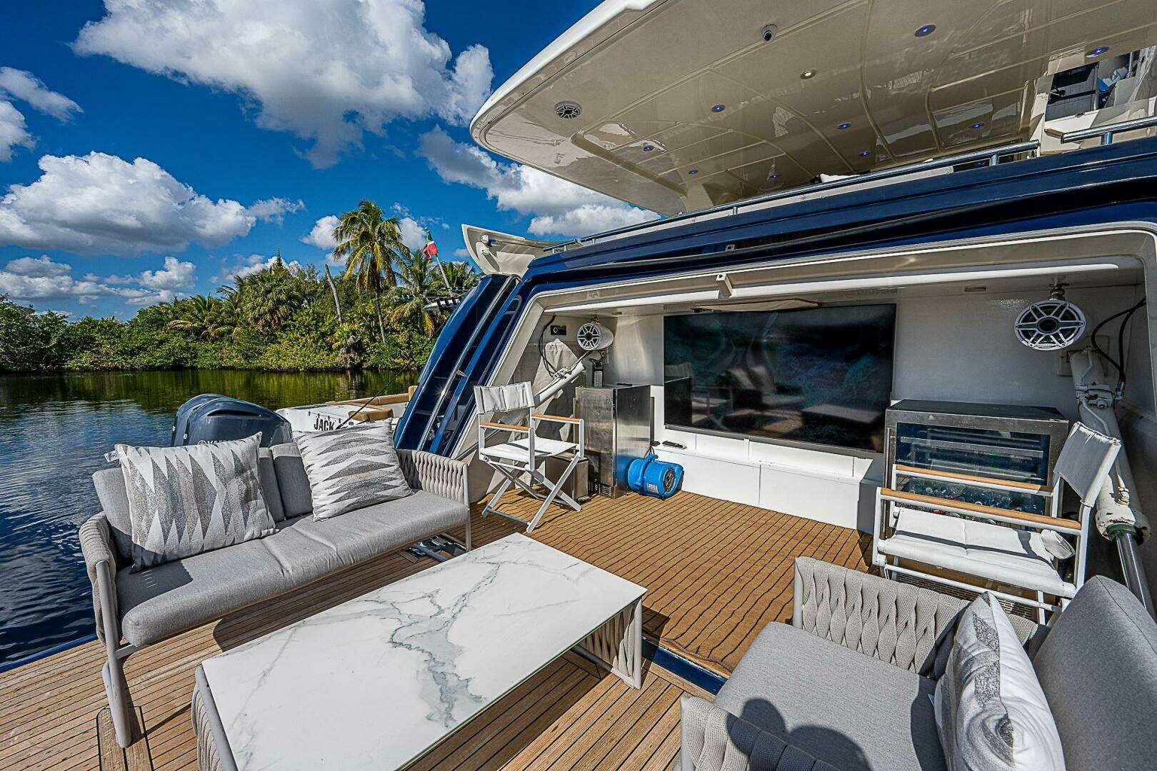 2006 Ferretti Yachts 830 - Image 43