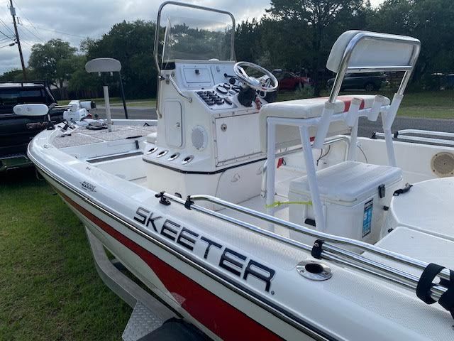 2012 Skeeter ZX200 boat with steering console and seating area.