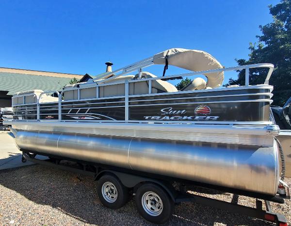 2023 Sun Tracker SportFish 22 XP3