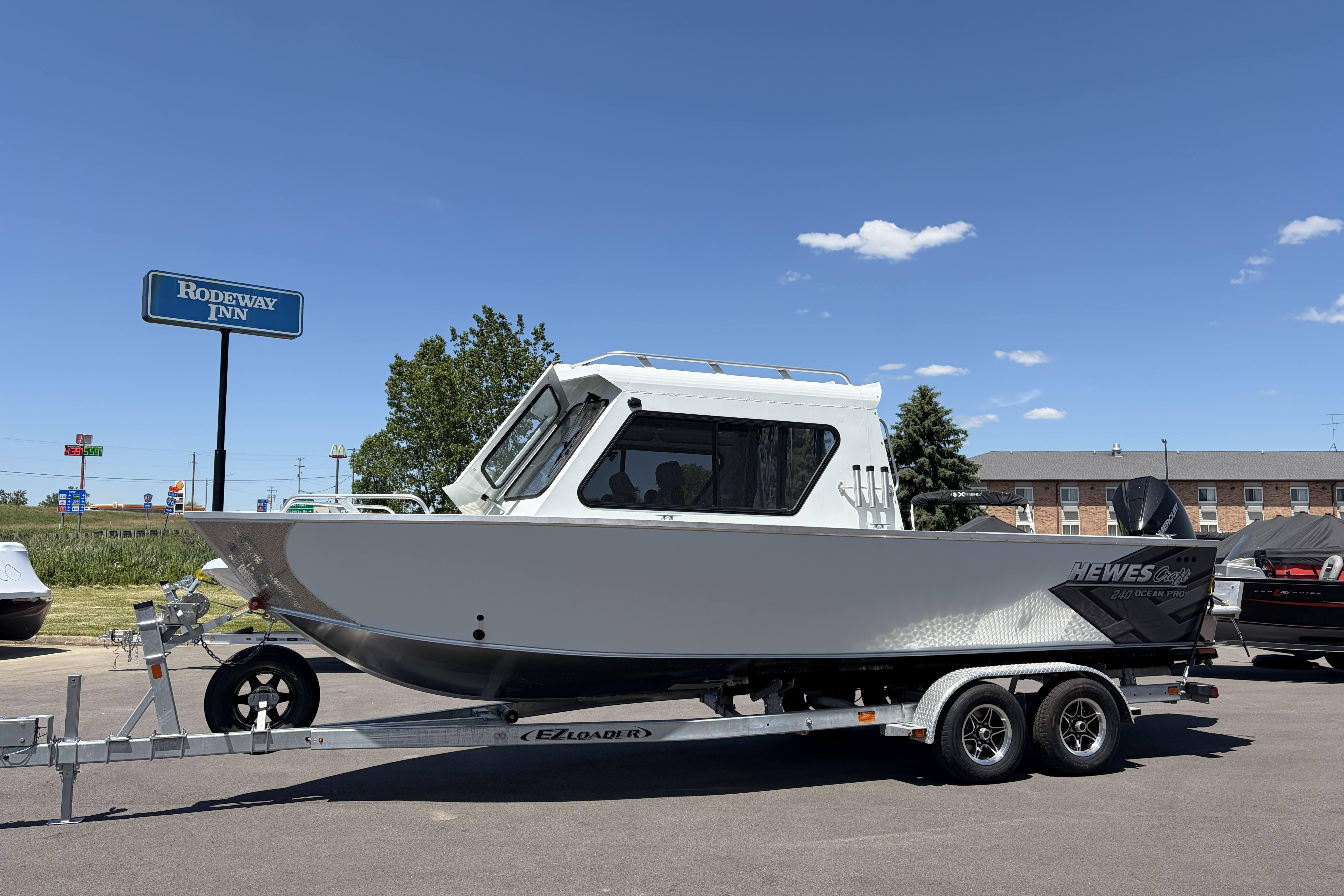 2026 Hewescraft 240 Ocean Pro ET Hardtop