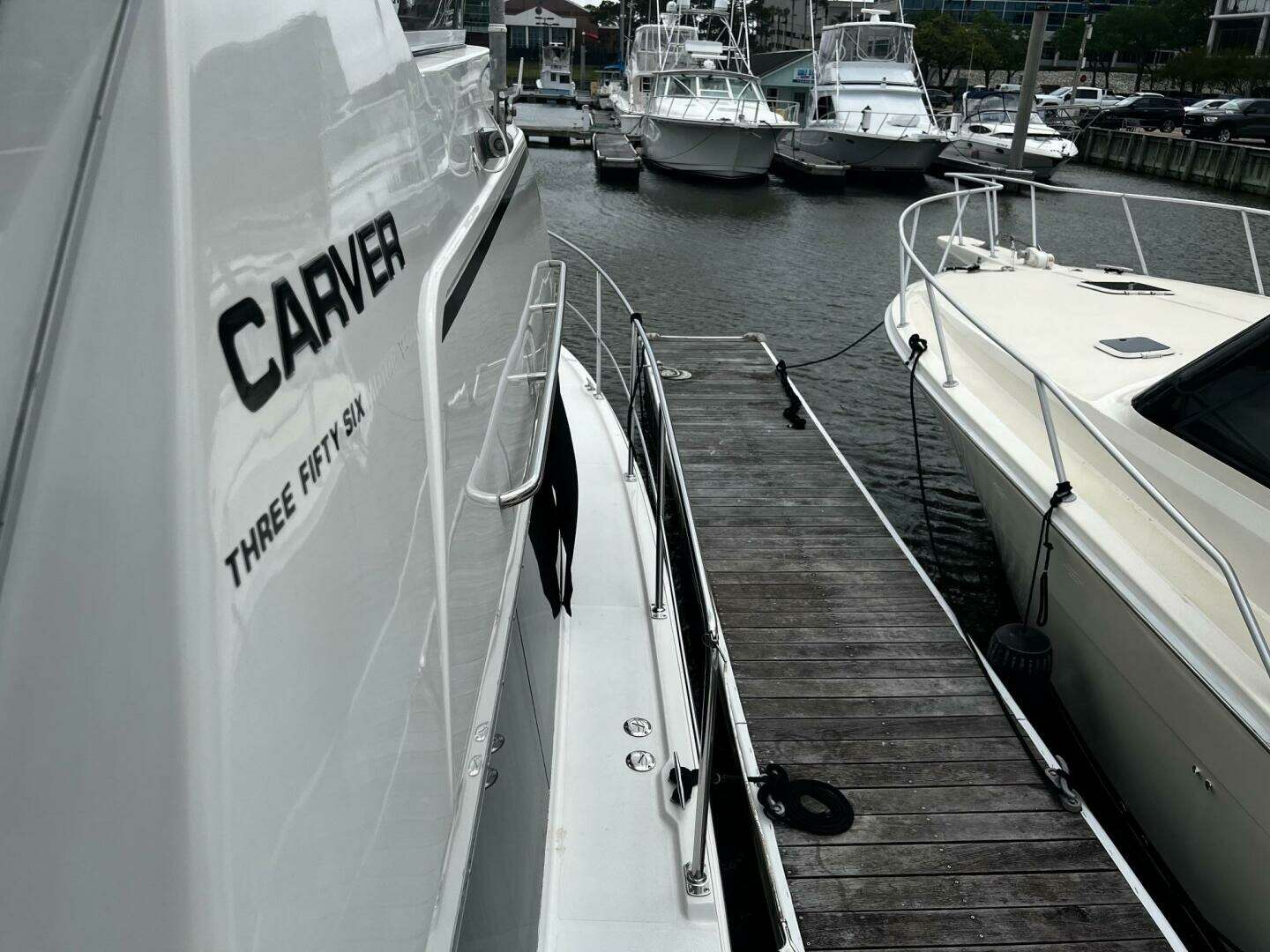 1999 Carver 356 Aft Cabin - Image 10