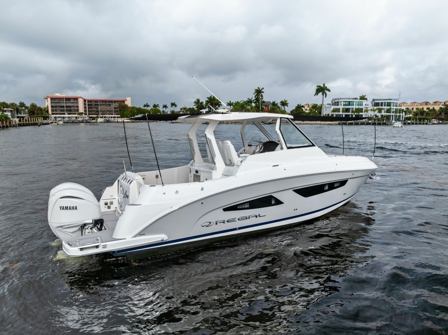 2022 Regal 33 SAV - Image 4
