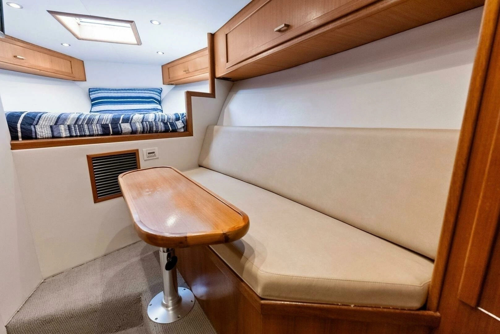 2018 Custom Carolina 35 Express - Image 34