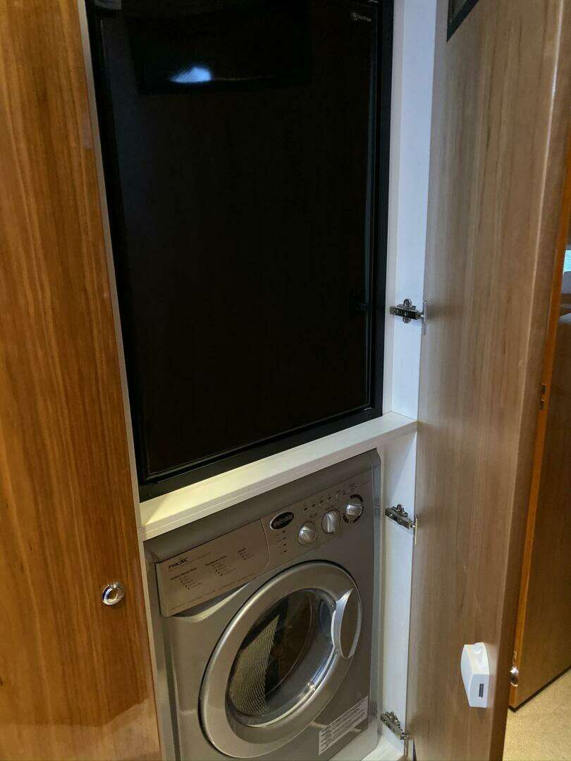 2016 Riviera 5000 Sport Yacht - Image 36