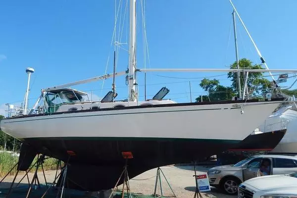 1976 Heritage Yacht Intrepid 35