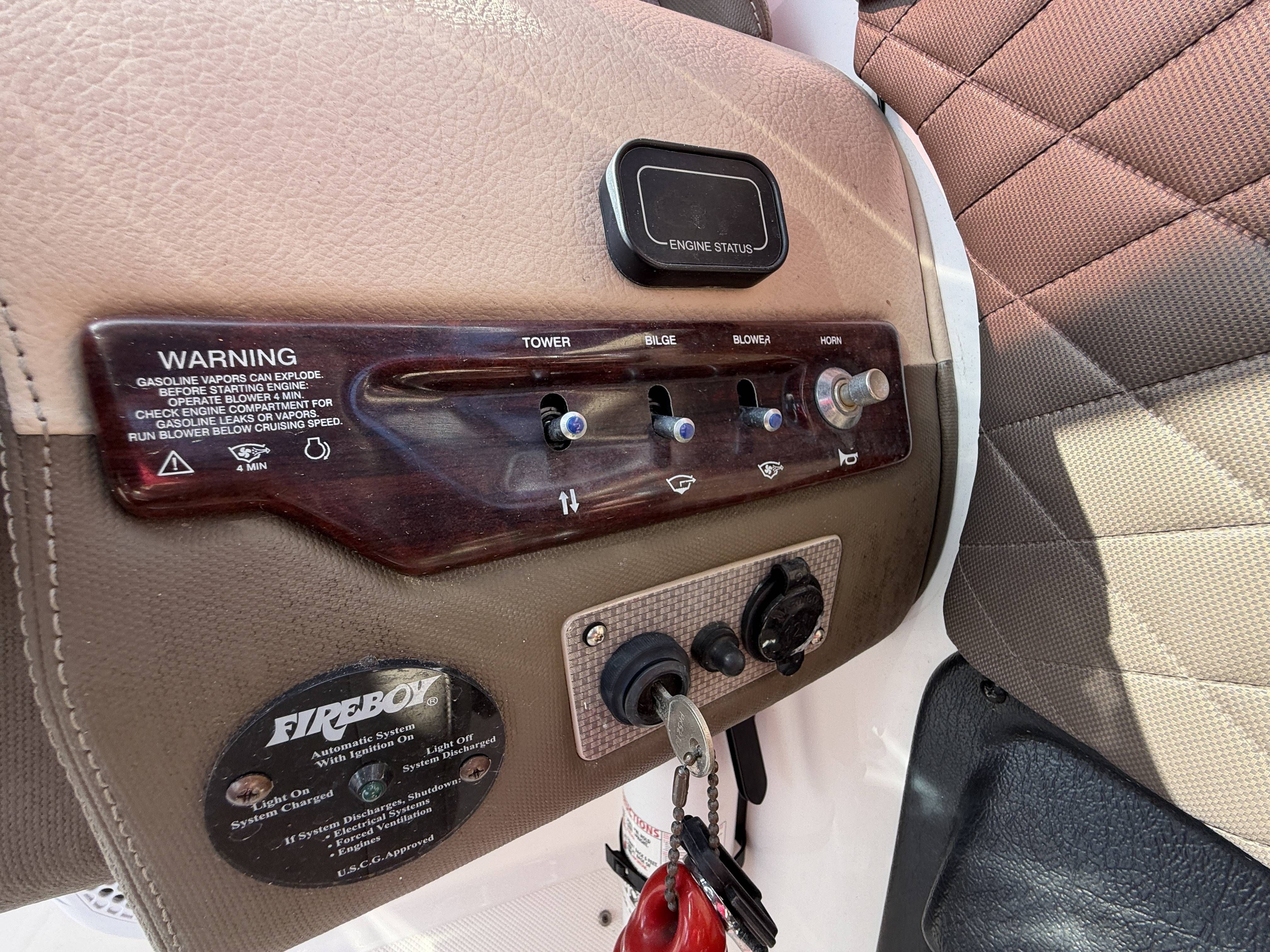 2013 Regal 27 FAST DECK - 32