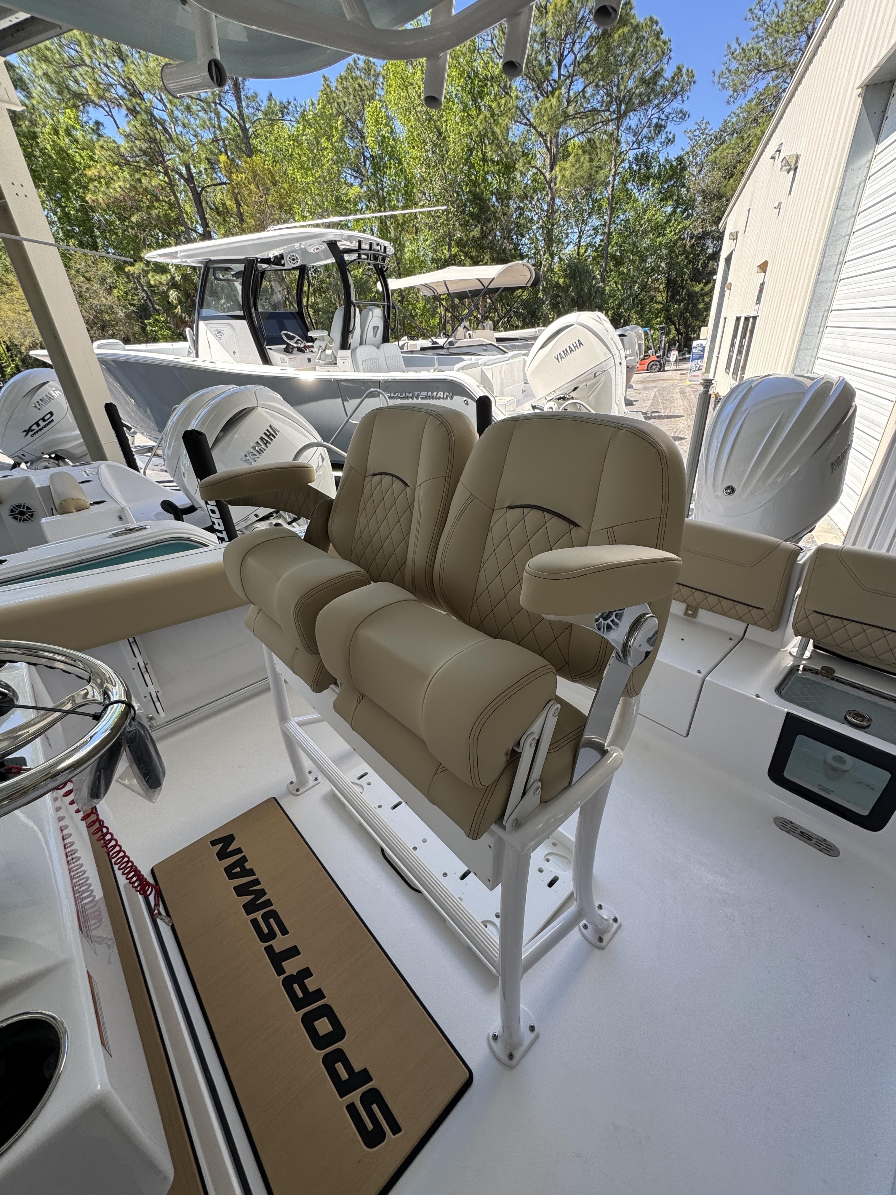 2026 Sportsman Heritage 231 Center Console - 43
