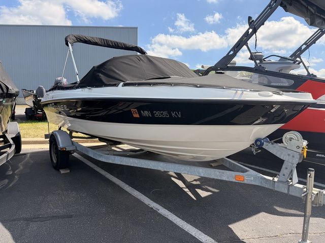 2011 Bayliner 184SF