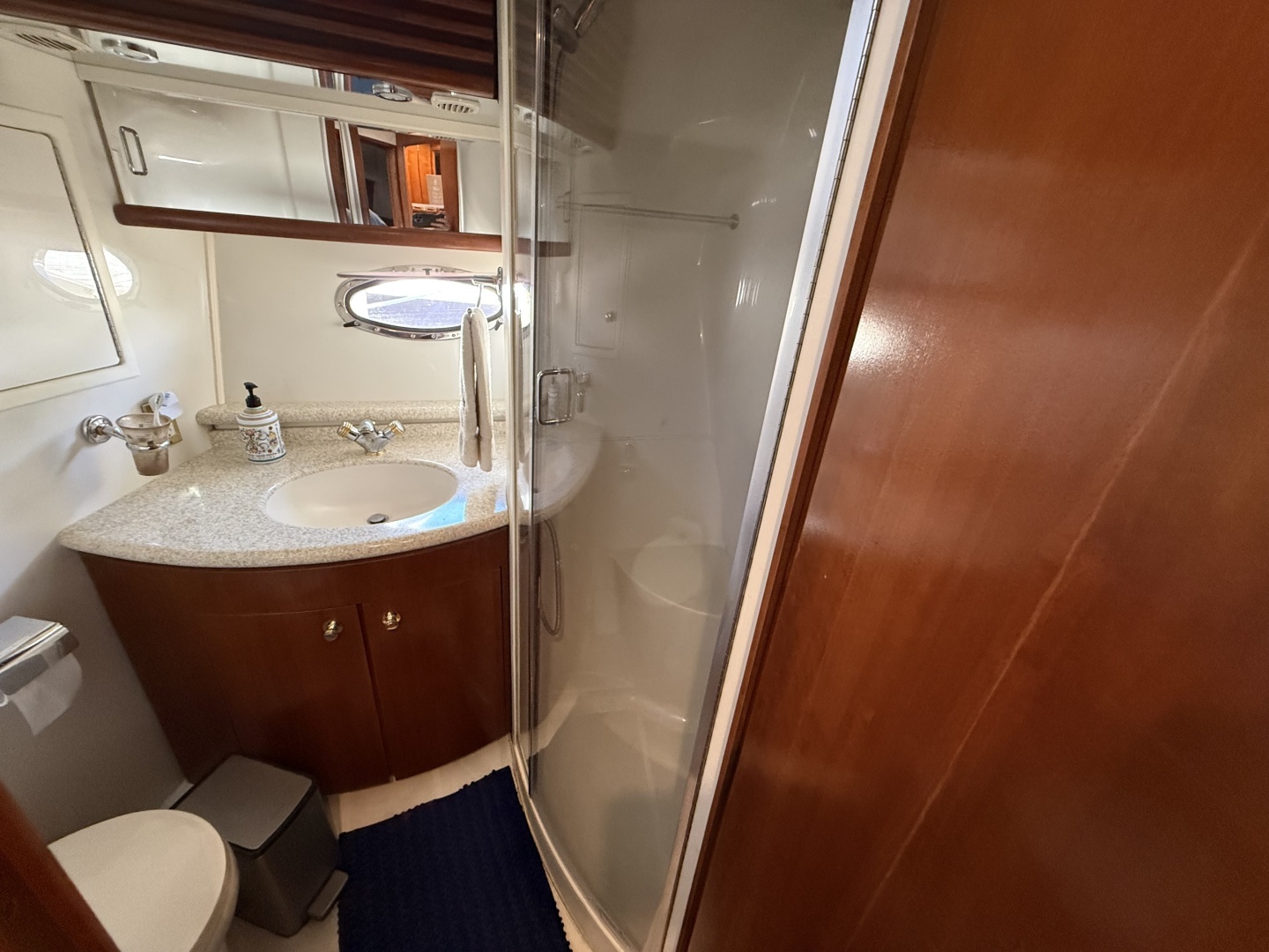 1999 Carver 450 Voyager - Image 40