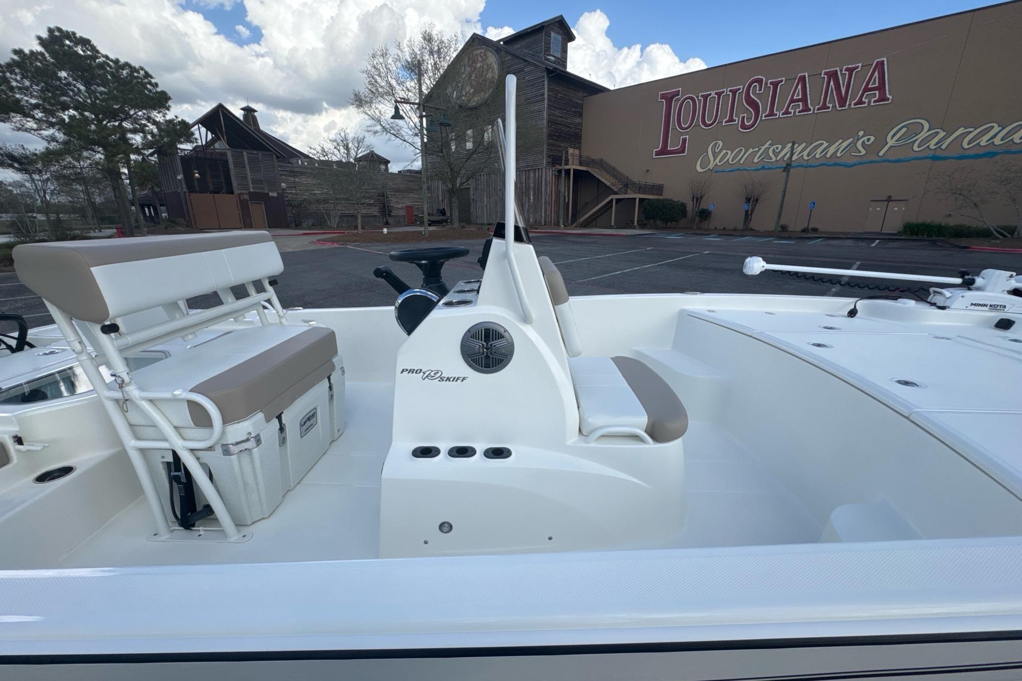 2026 Mako Pro Skiff 19 CC boat at Louisiana Sportsman's Paradise.