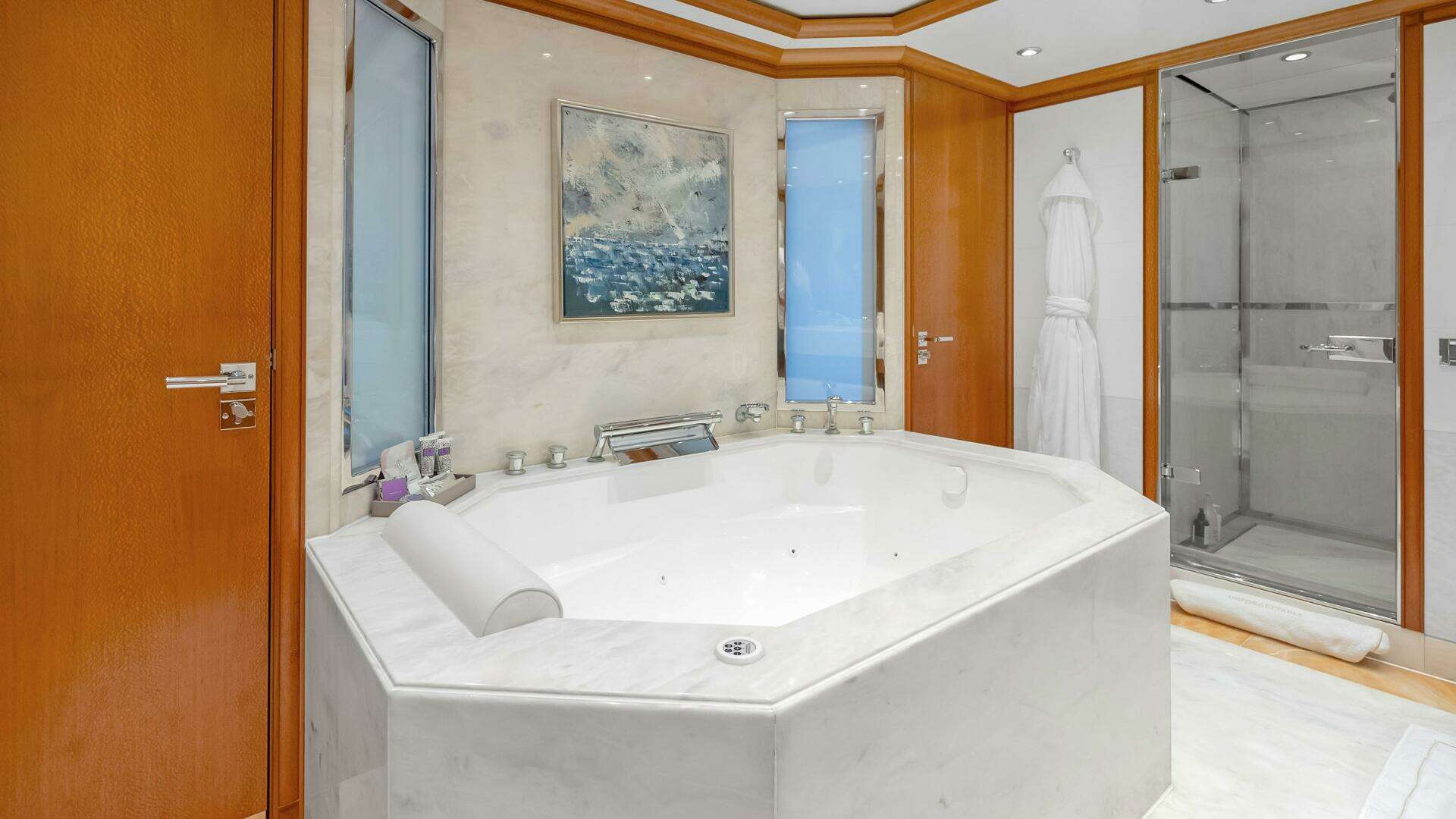 2003 Royal Denship Motor Yacht - Image 23