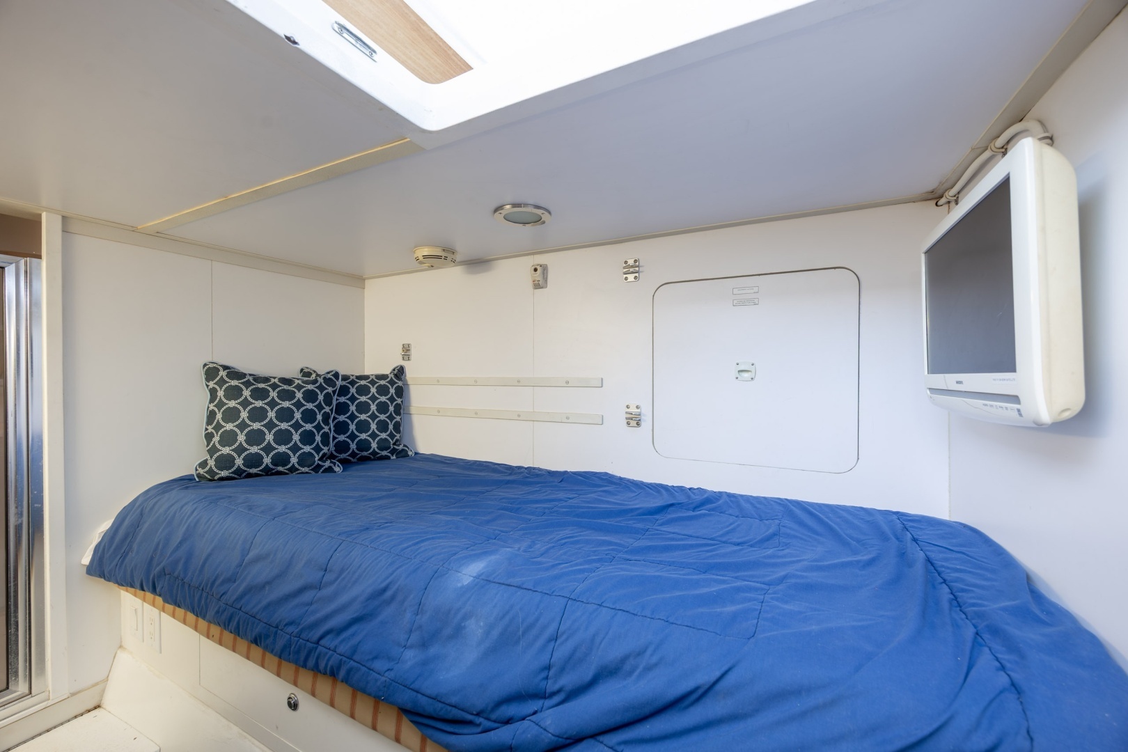 2008 Hatteras Motor Yacht - Image 16