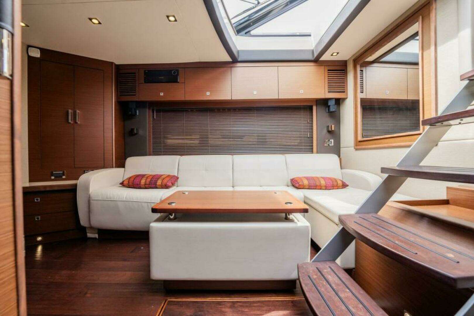 2015 Sea Ray 510 Sundancer - Image 25