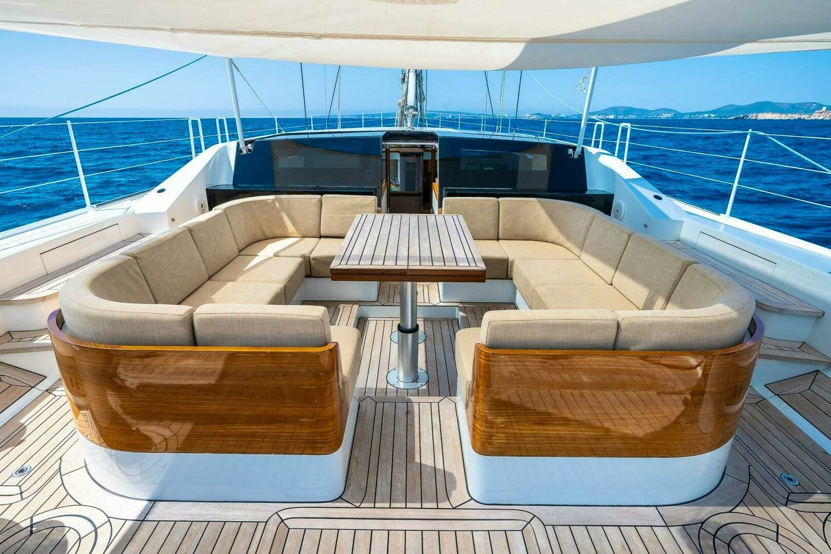 2014 Cyrus Yachts Custom - Image 19