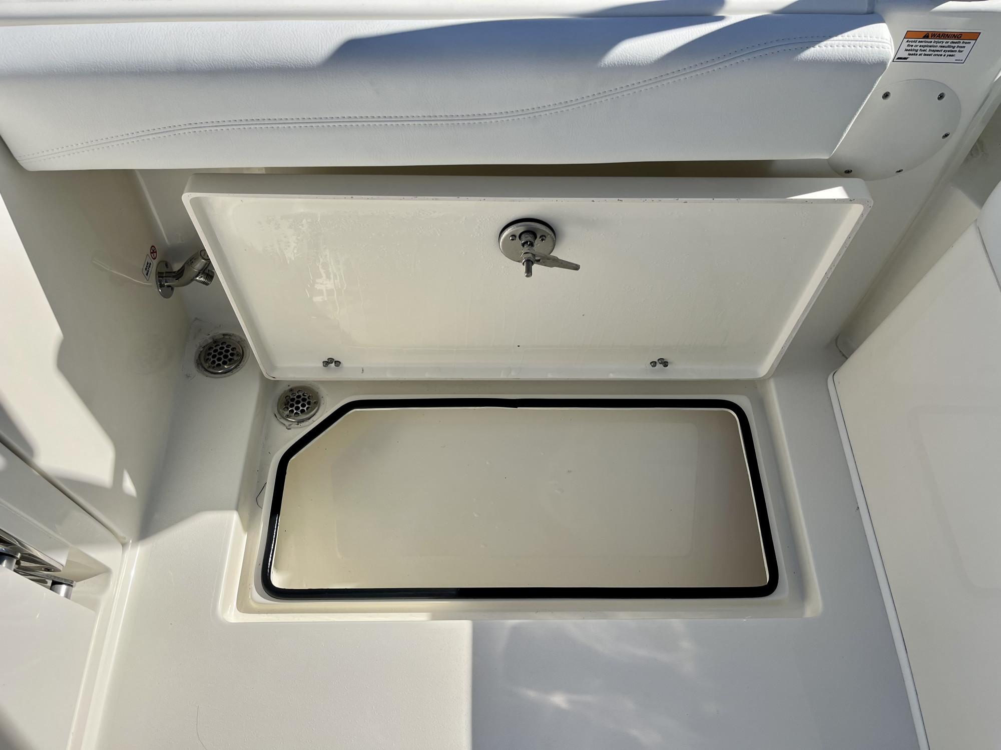 2025 Cobia 240 Dual Console - 31