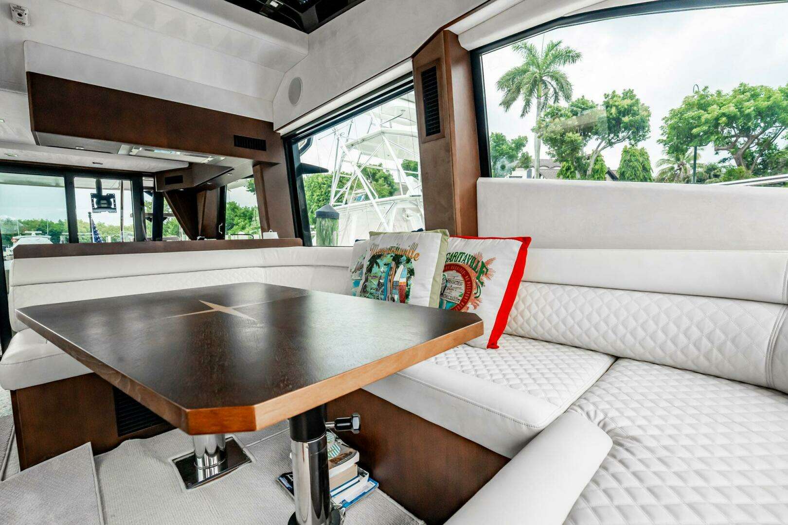 2017 Galeon 510 Skybridge - Image 8