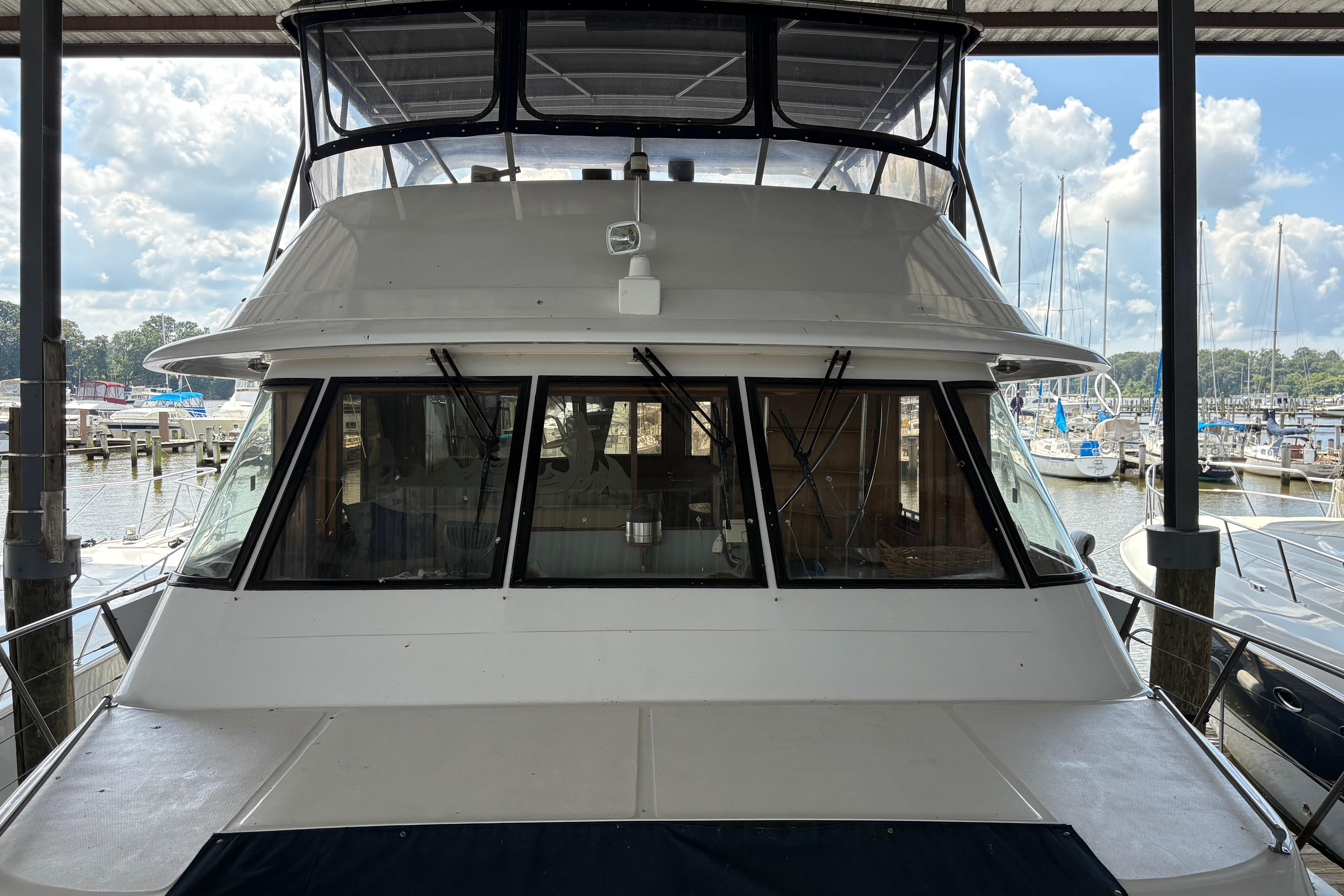 1989 Jefferson 60' Marquessa Motor Yacht