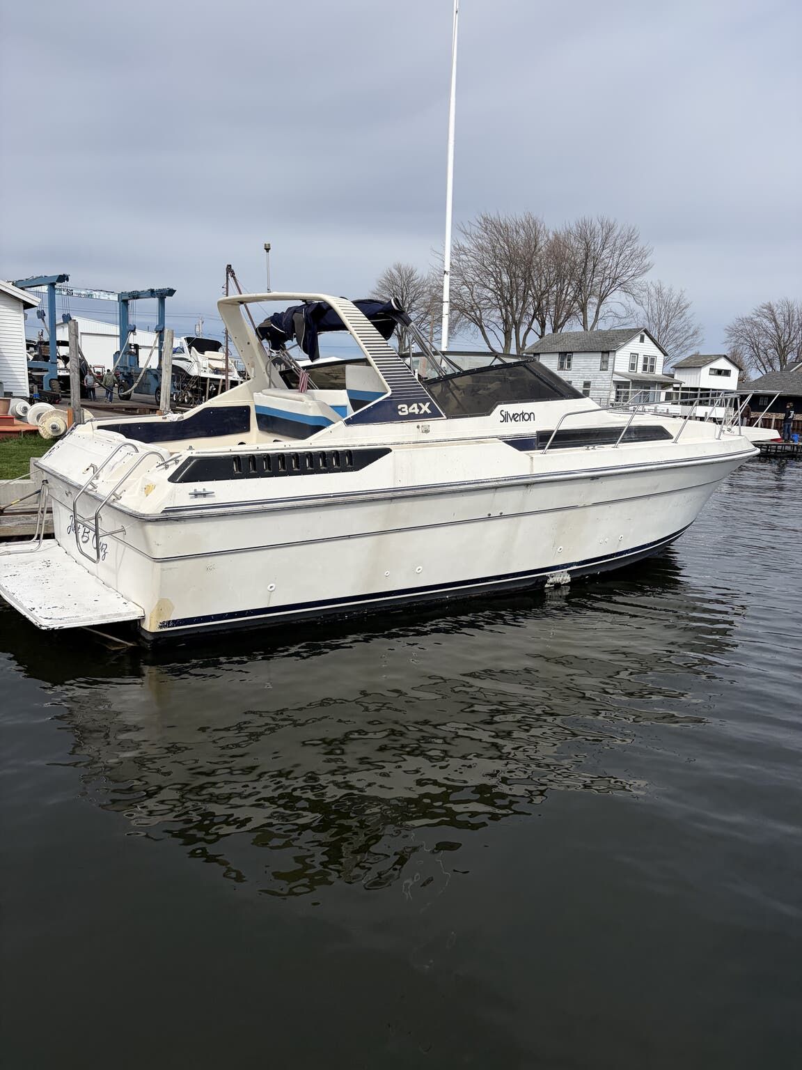 1988 Silverton 34 Express