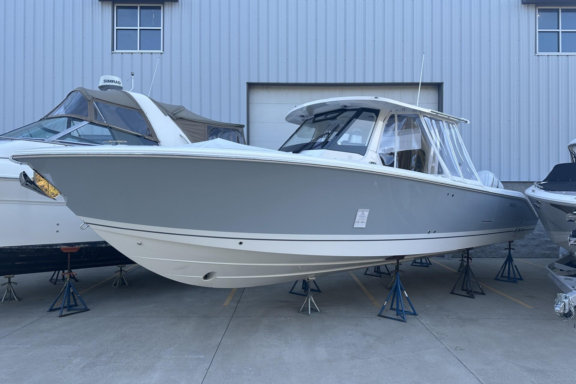 2025 Pursuit S 328 Sport
