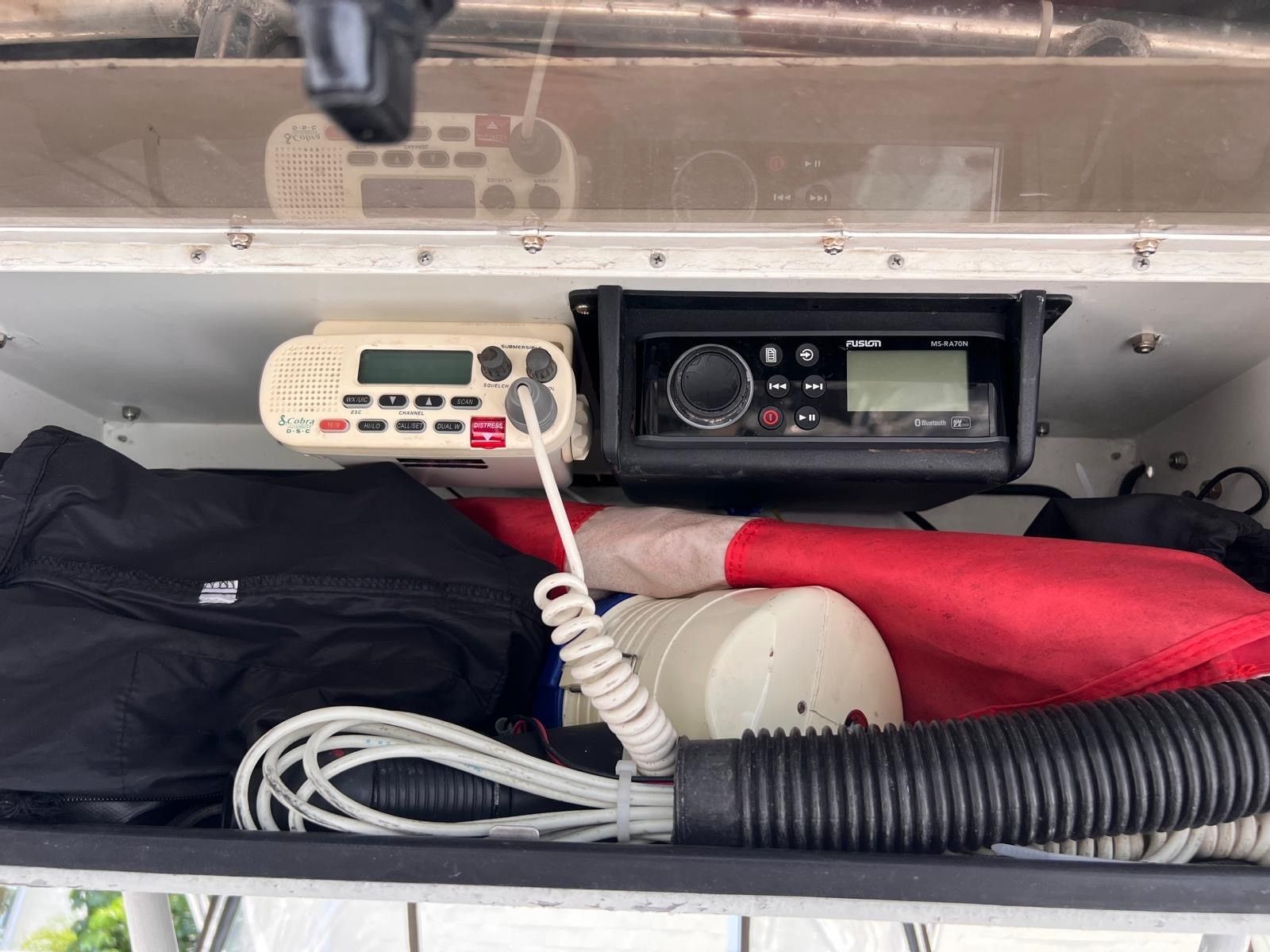 1998 Century Sport Cabin - 19