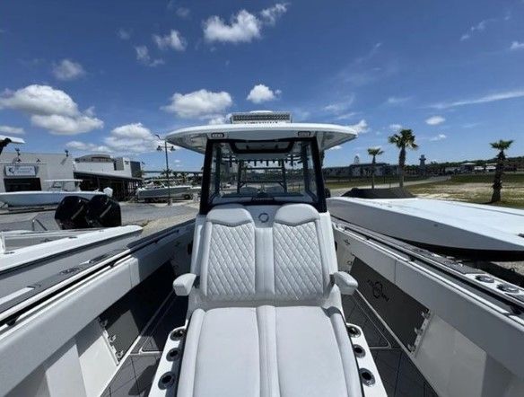 Fountain 38 Tournament Edition 2023 boat with luxurious interior.