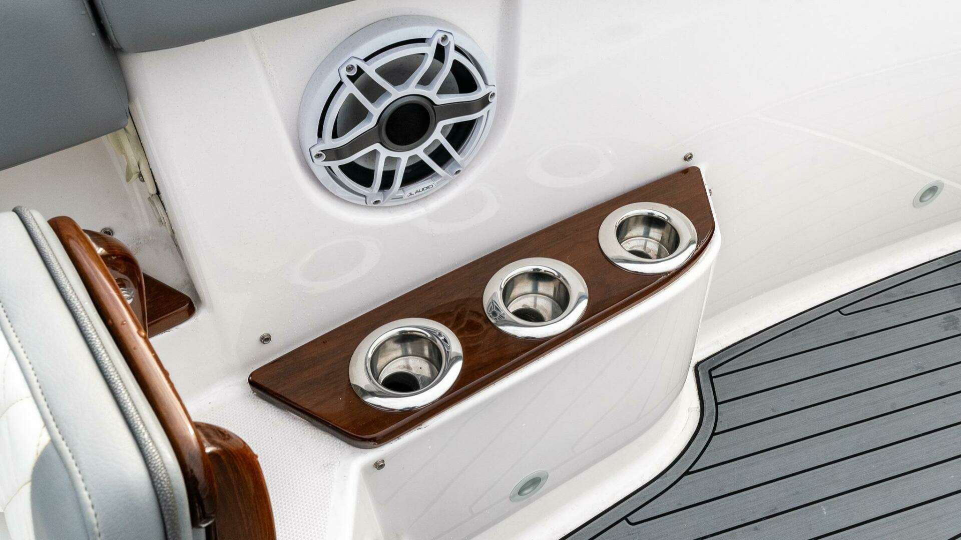 2023 Everglades 455 Center Console - Image 43