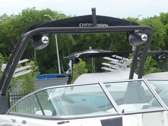 2021 Chaparral 23 Surf - 4