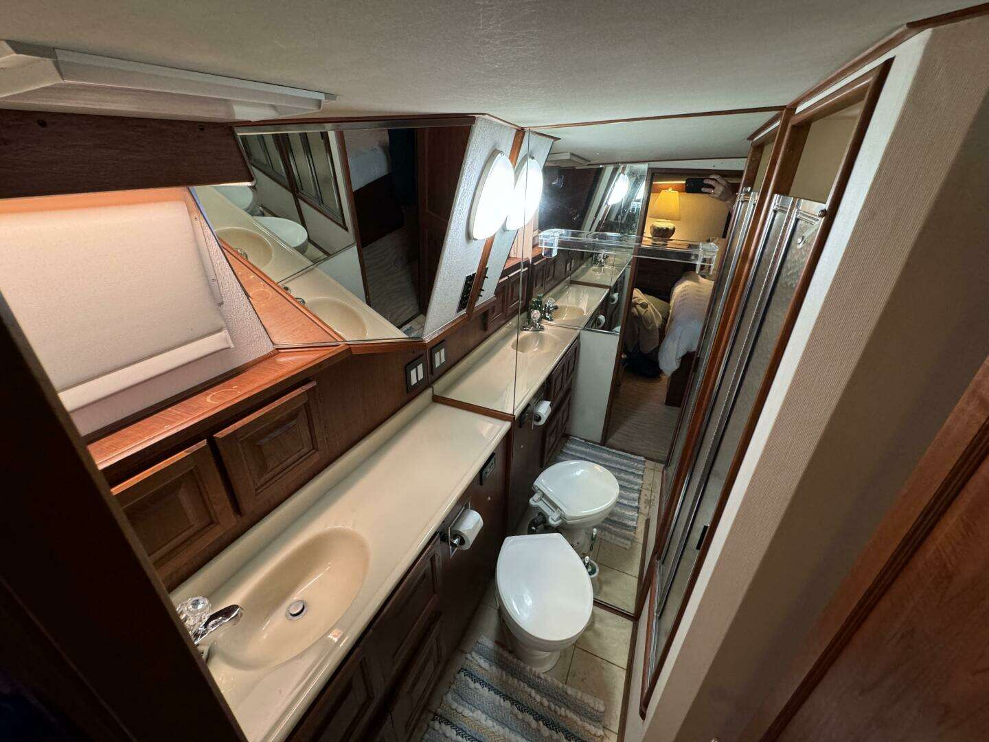 1987 Viking 48 Motor Yacht - Image 55