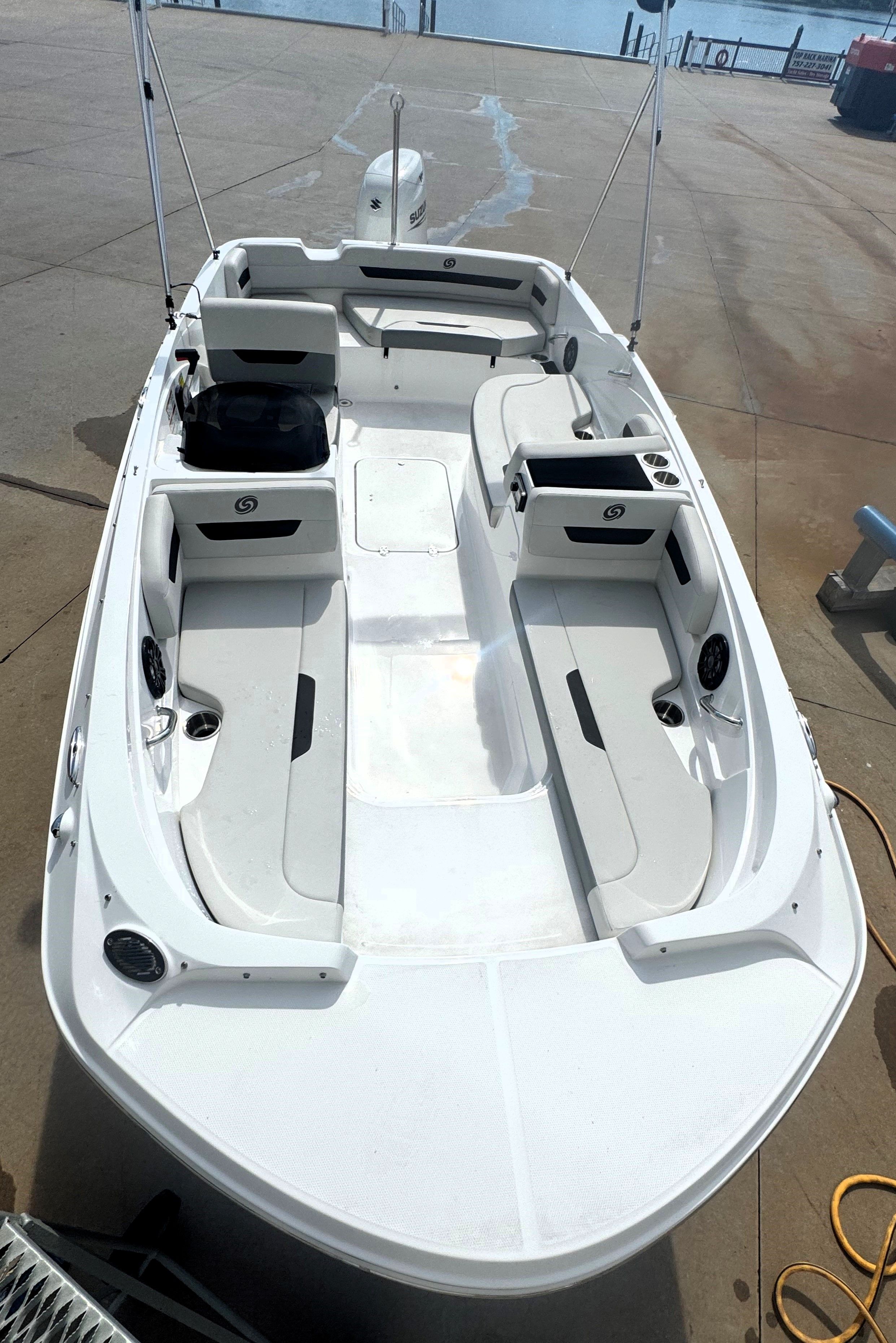 2021 Hurricane SunDeck Sport 185 OB - 5