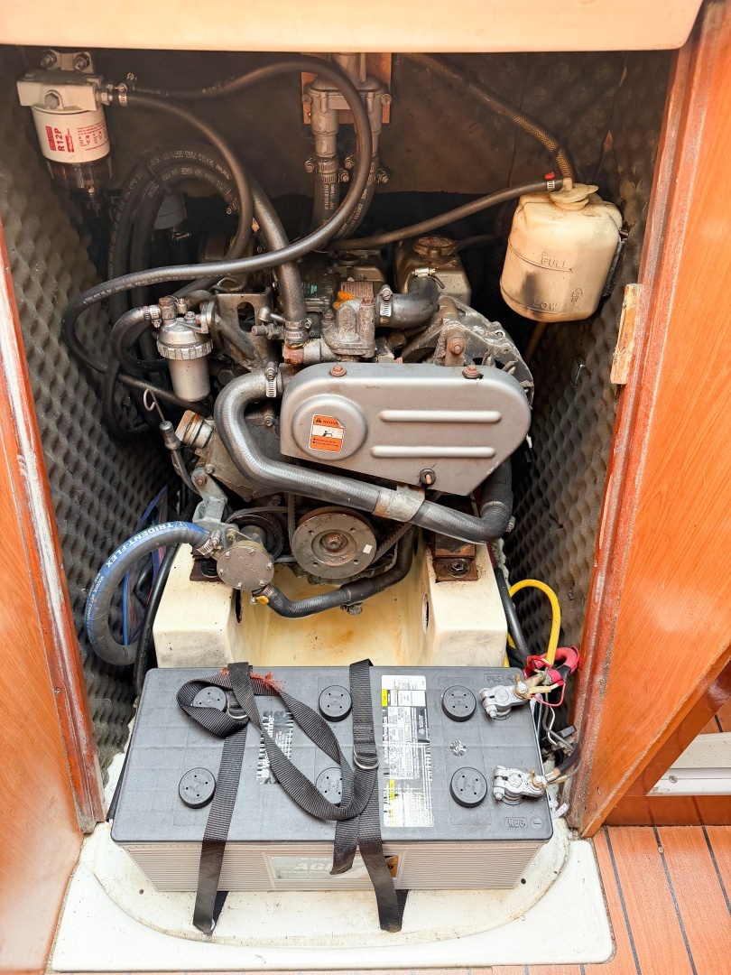 2007 Beneteau 323 - Image 40