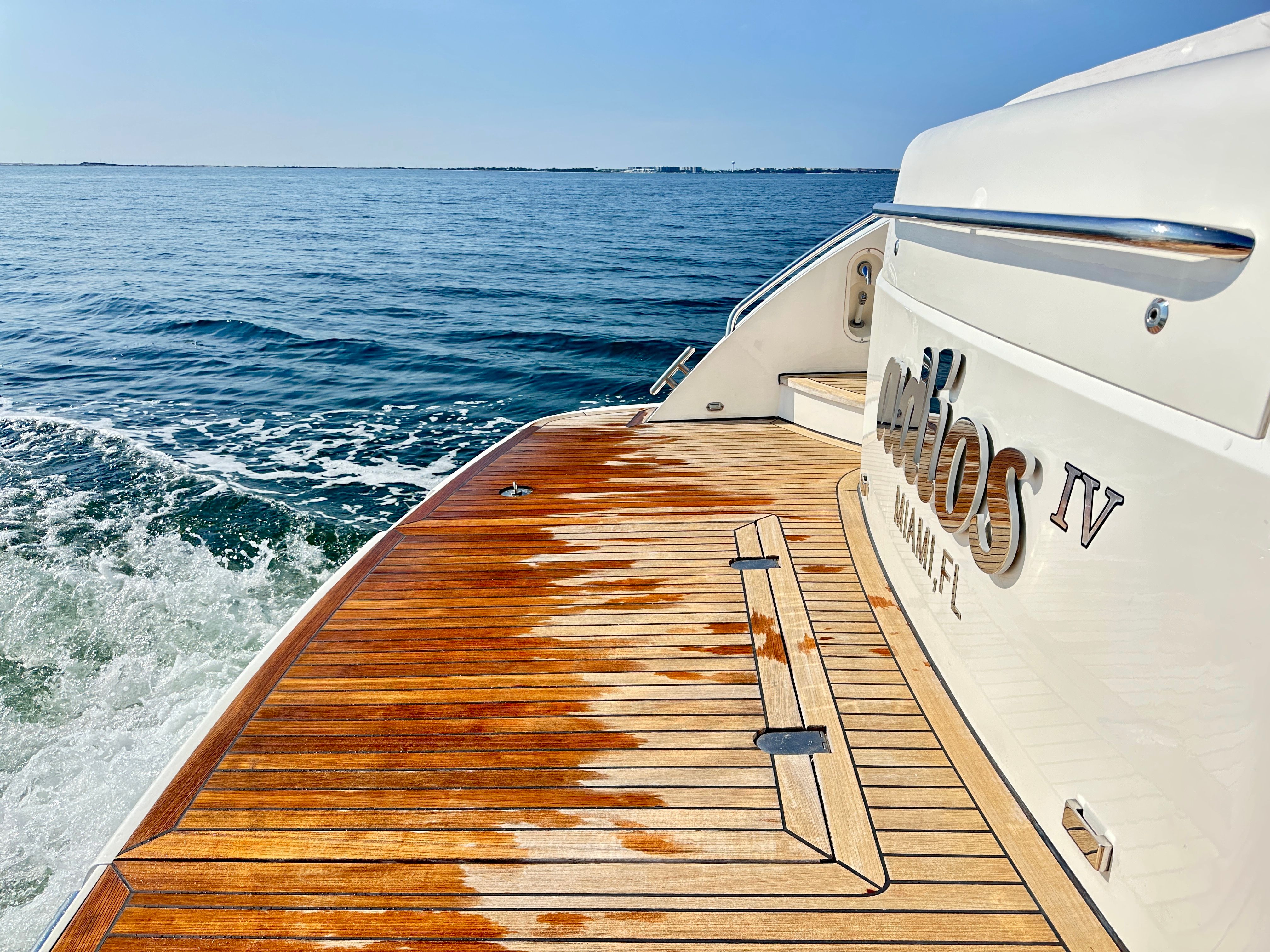 Viking Princess F54 Flybridge 2009 on open sea.