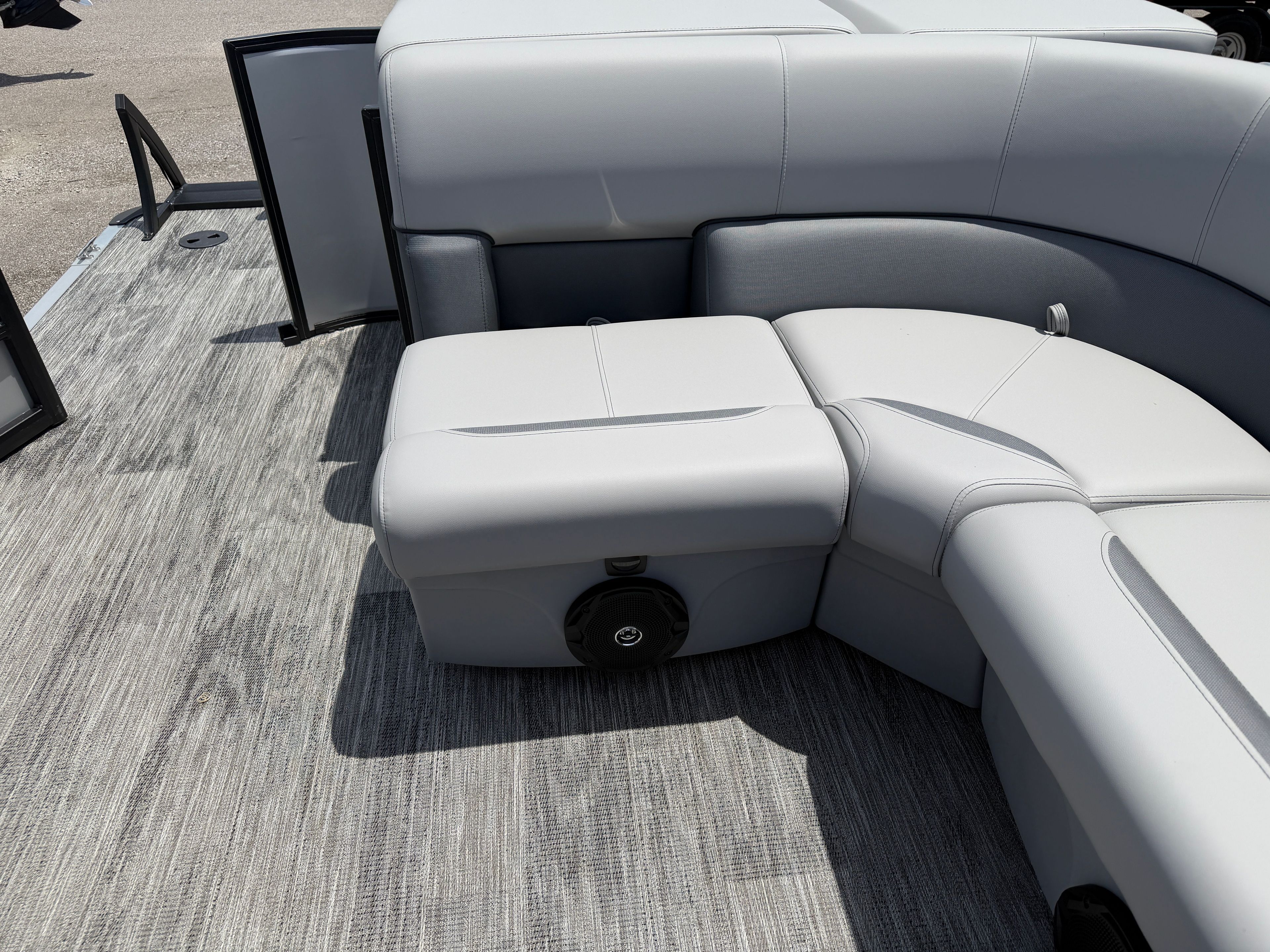 2026 Bentley Pontoons Legacy 200 Cruise - 17