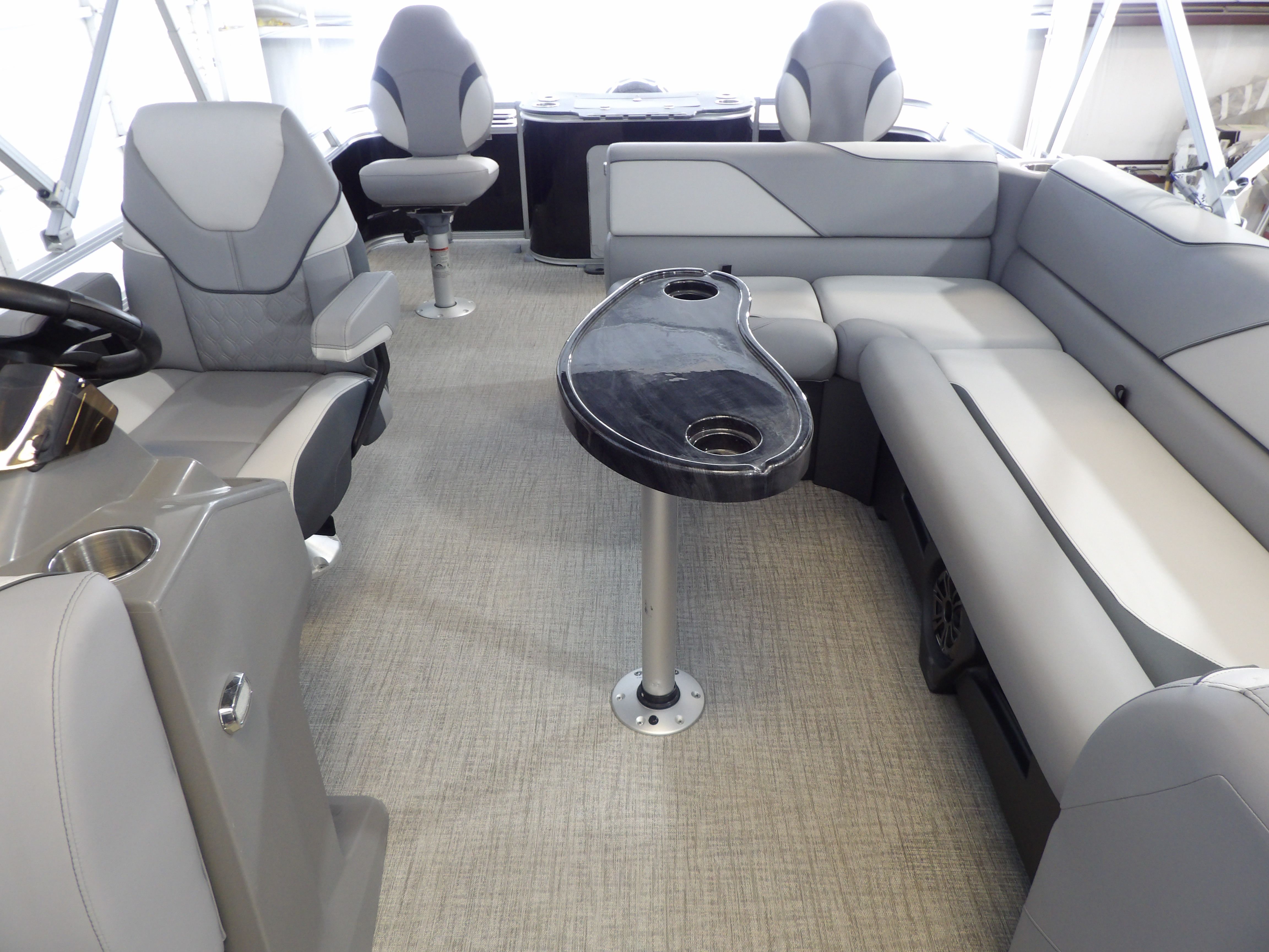 2026 Avalon Venture 85 Rear Fish - 21' - 23
