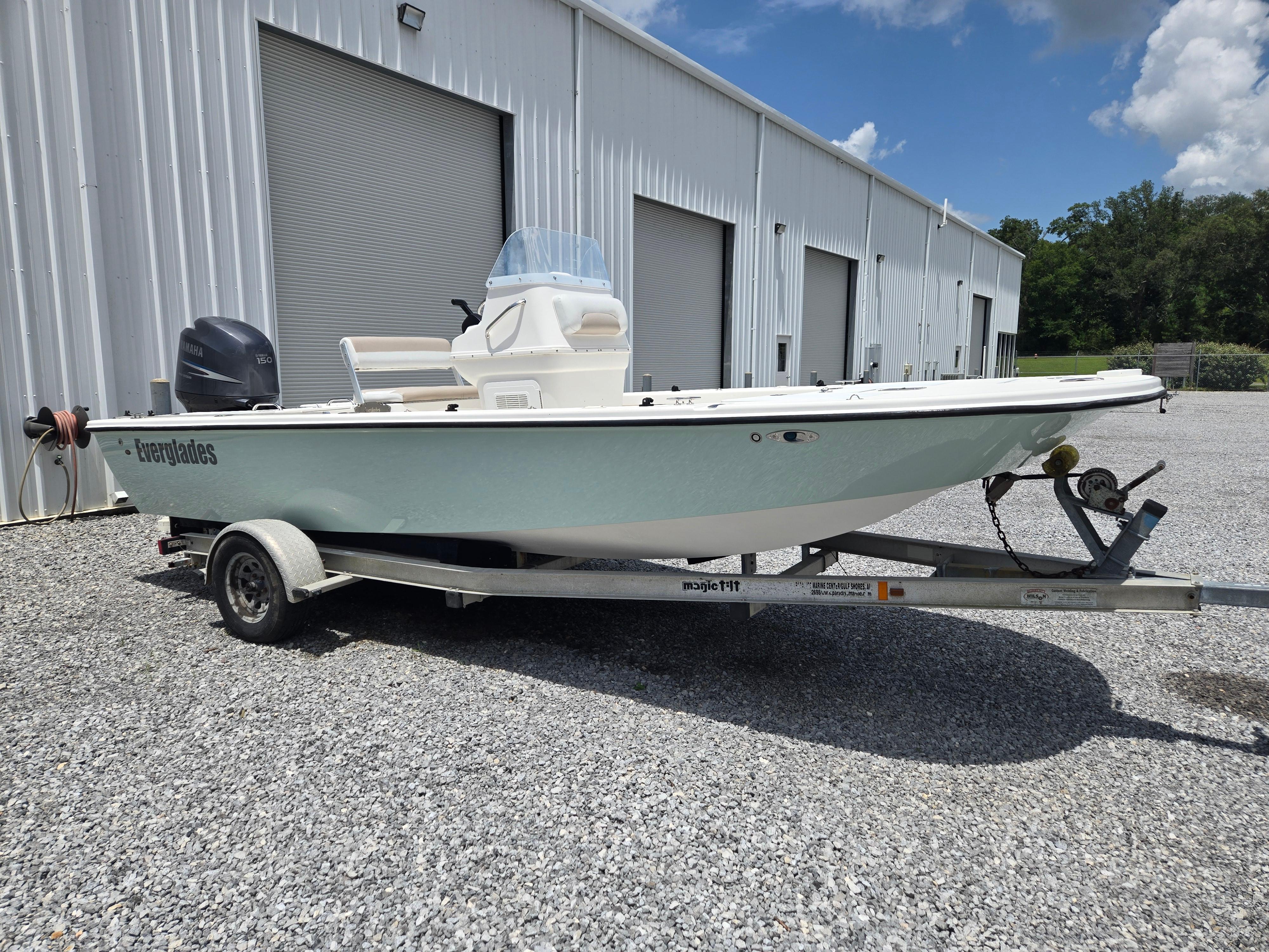 2006 Everglades 200 Center Console
