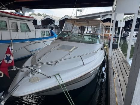 2000 Larson Cabrio 270 Mid Cabin - 2