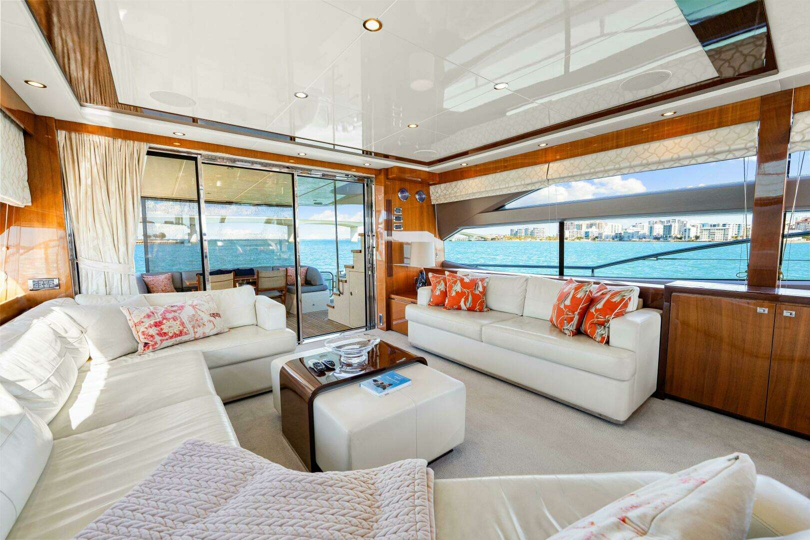 2014 Princess Y72 - Image 118