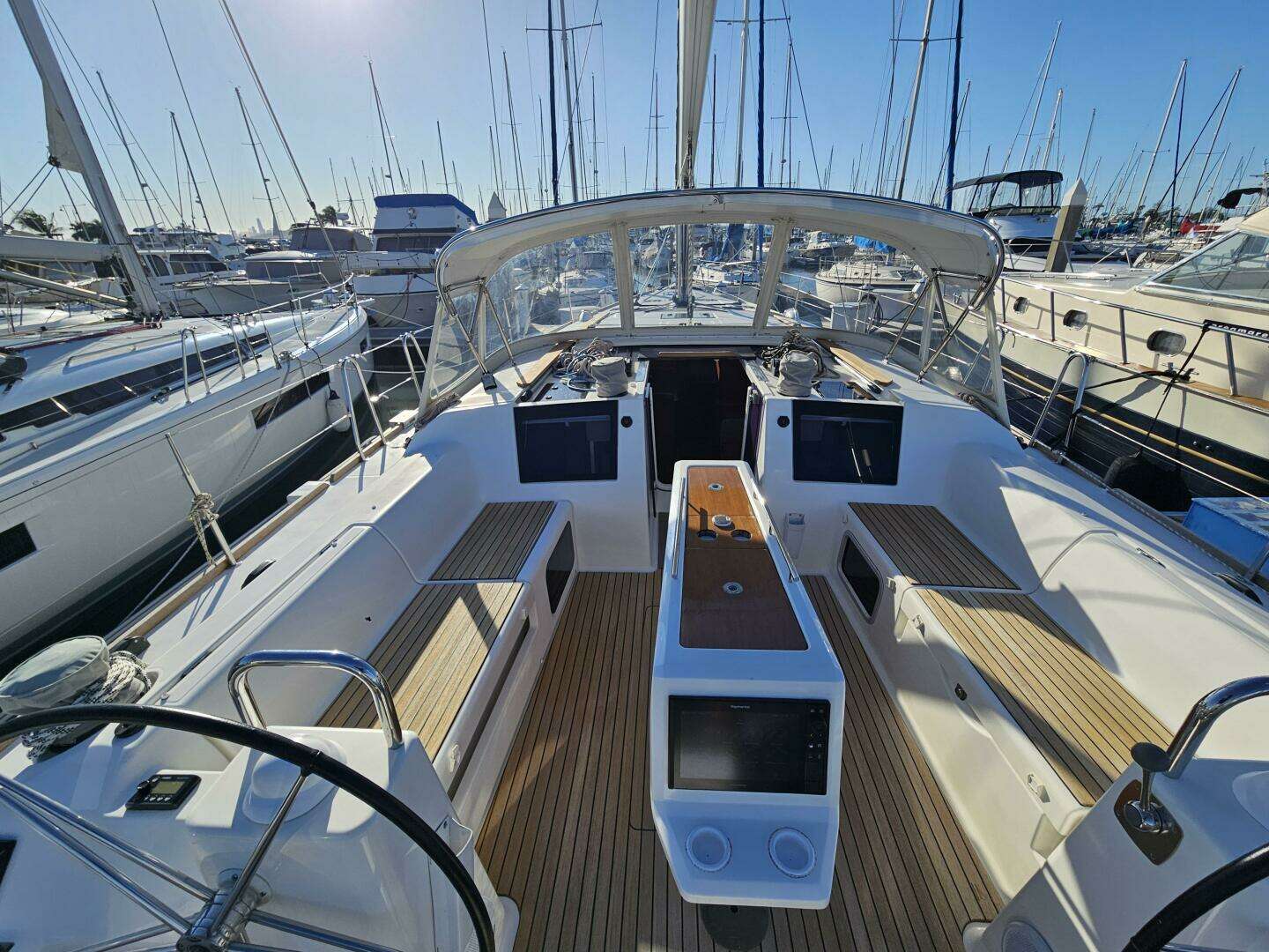 2018 Dufour — - Image 7