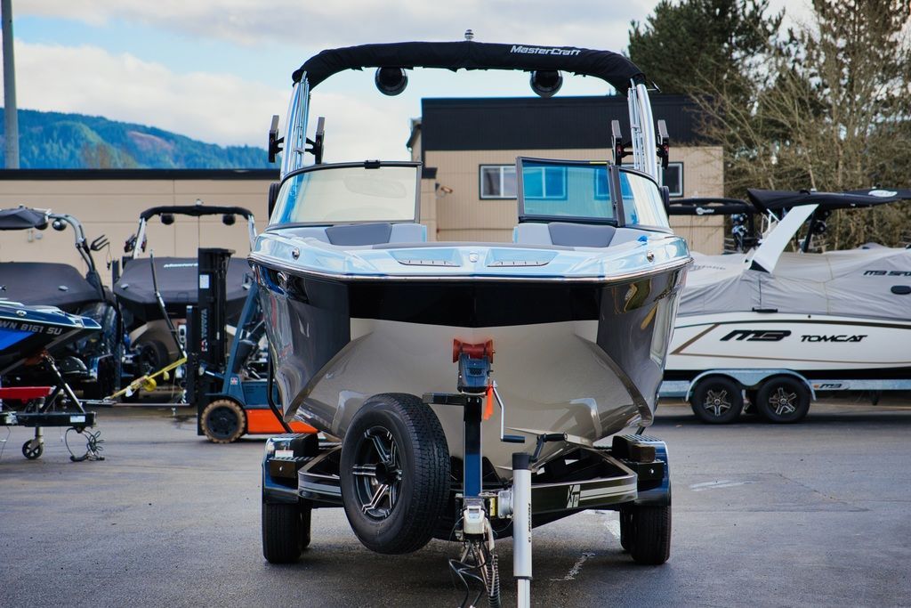 2022 MasterCraft XT24 - 2